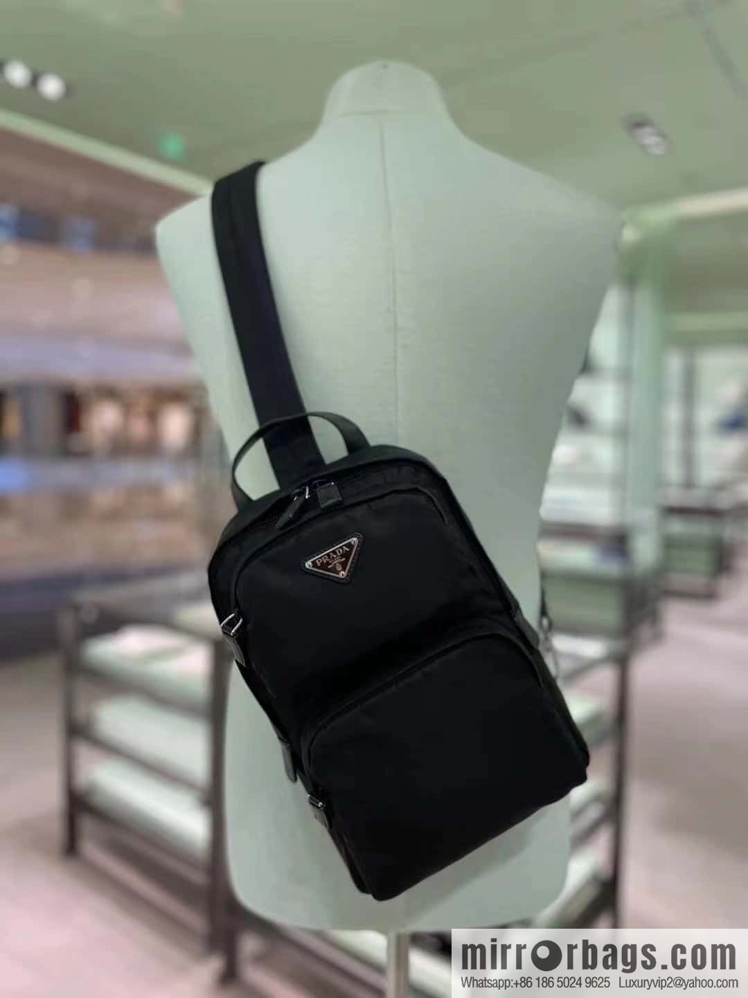 PRADA 🎉 new breast bag 🎉 2VZ105