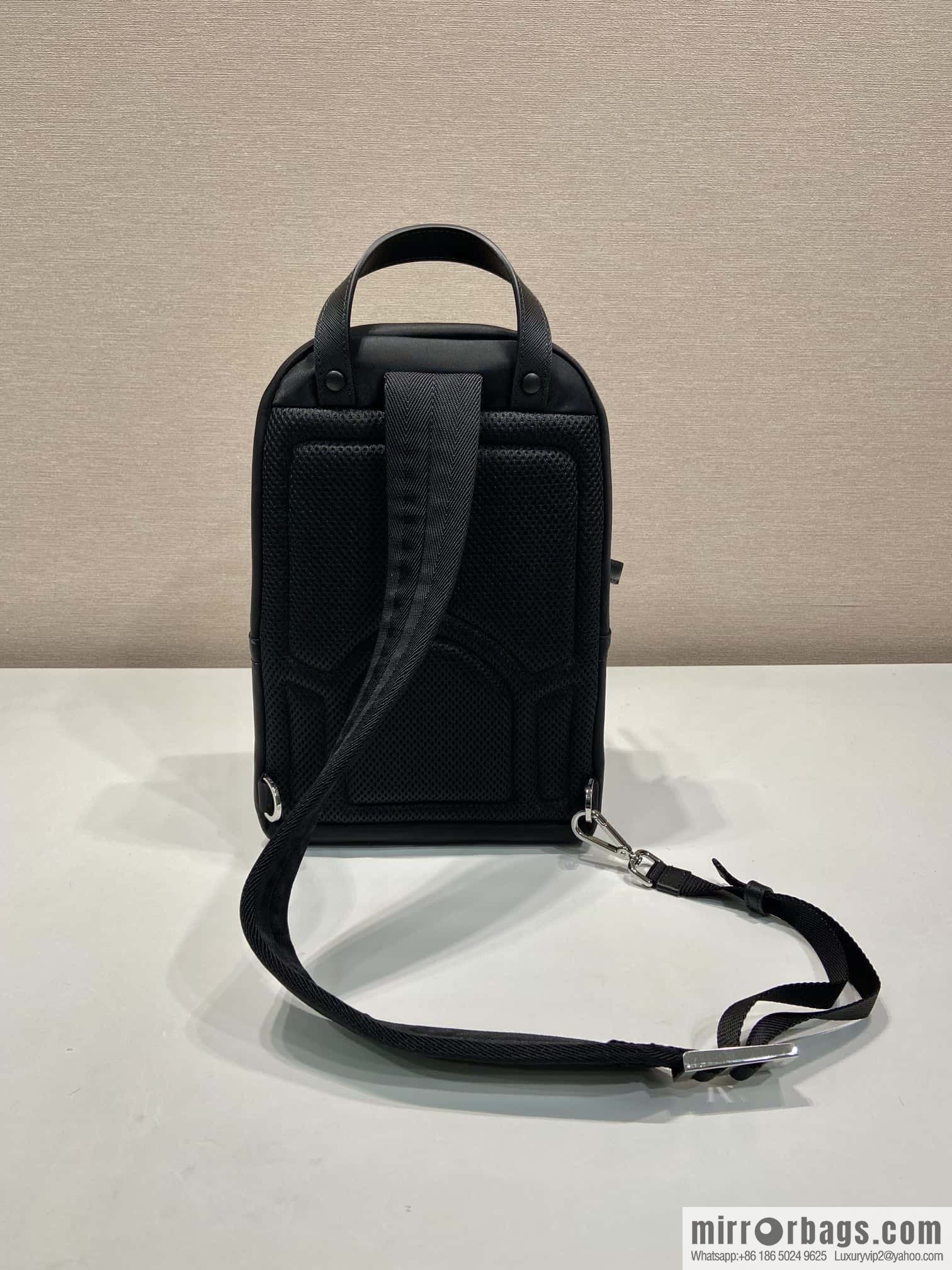 PRADA 🎉 new breast bag 🎉 2VZ105