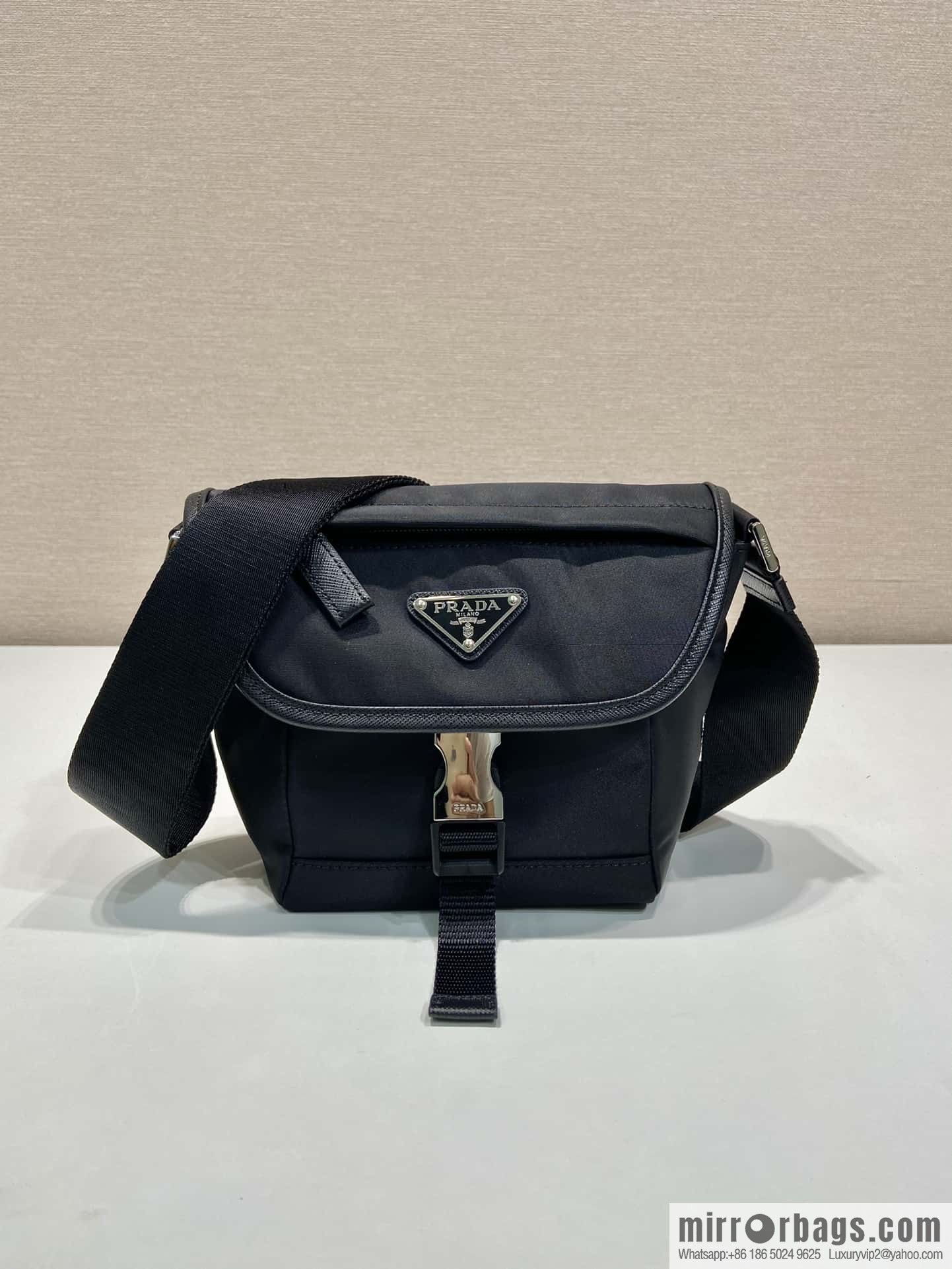 PRADA 🎉 new messenger bag 🎉 2VD070 mini