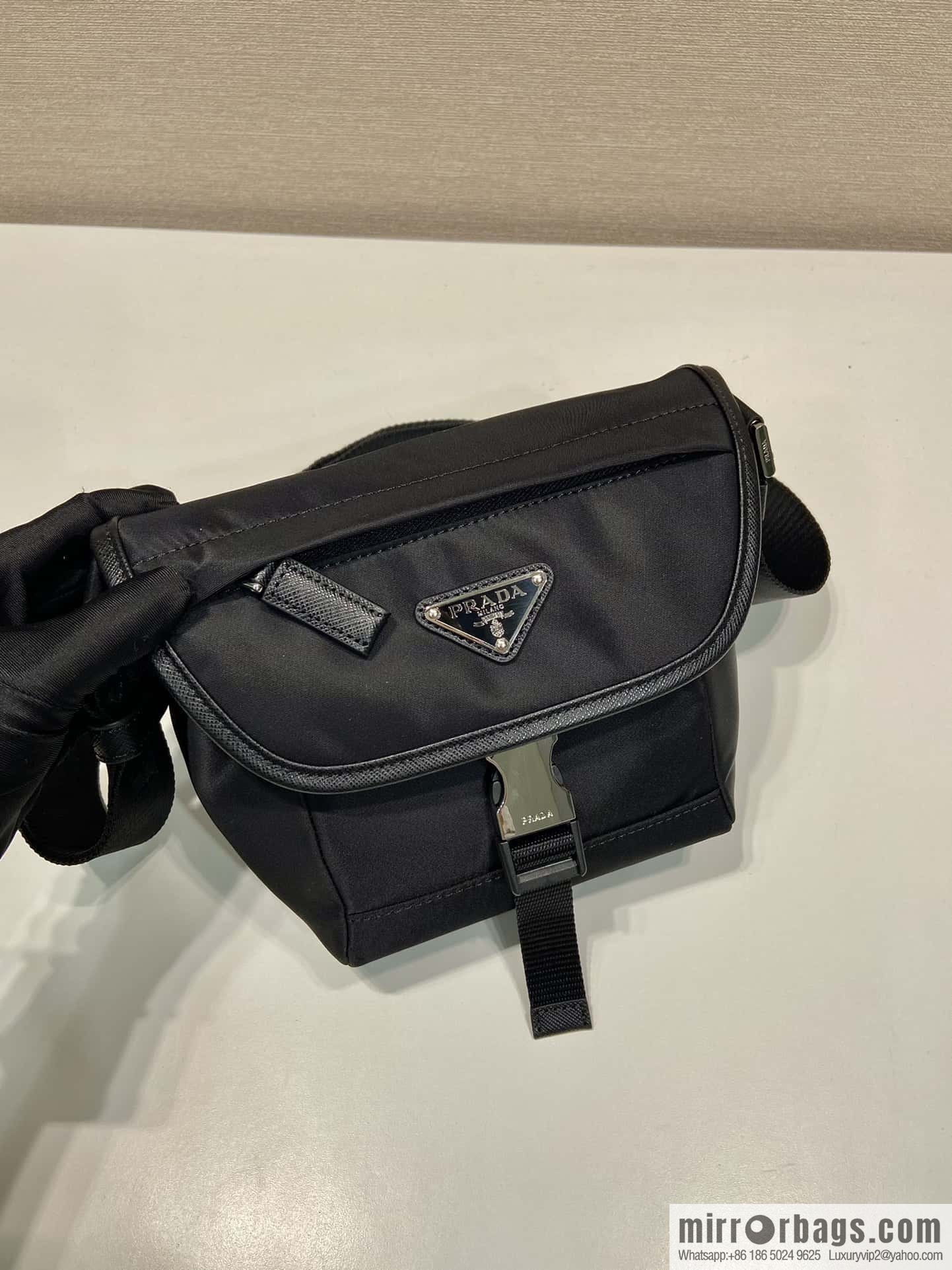 PRADA 🎉 new messenger bag 🎉 2VD070 mini