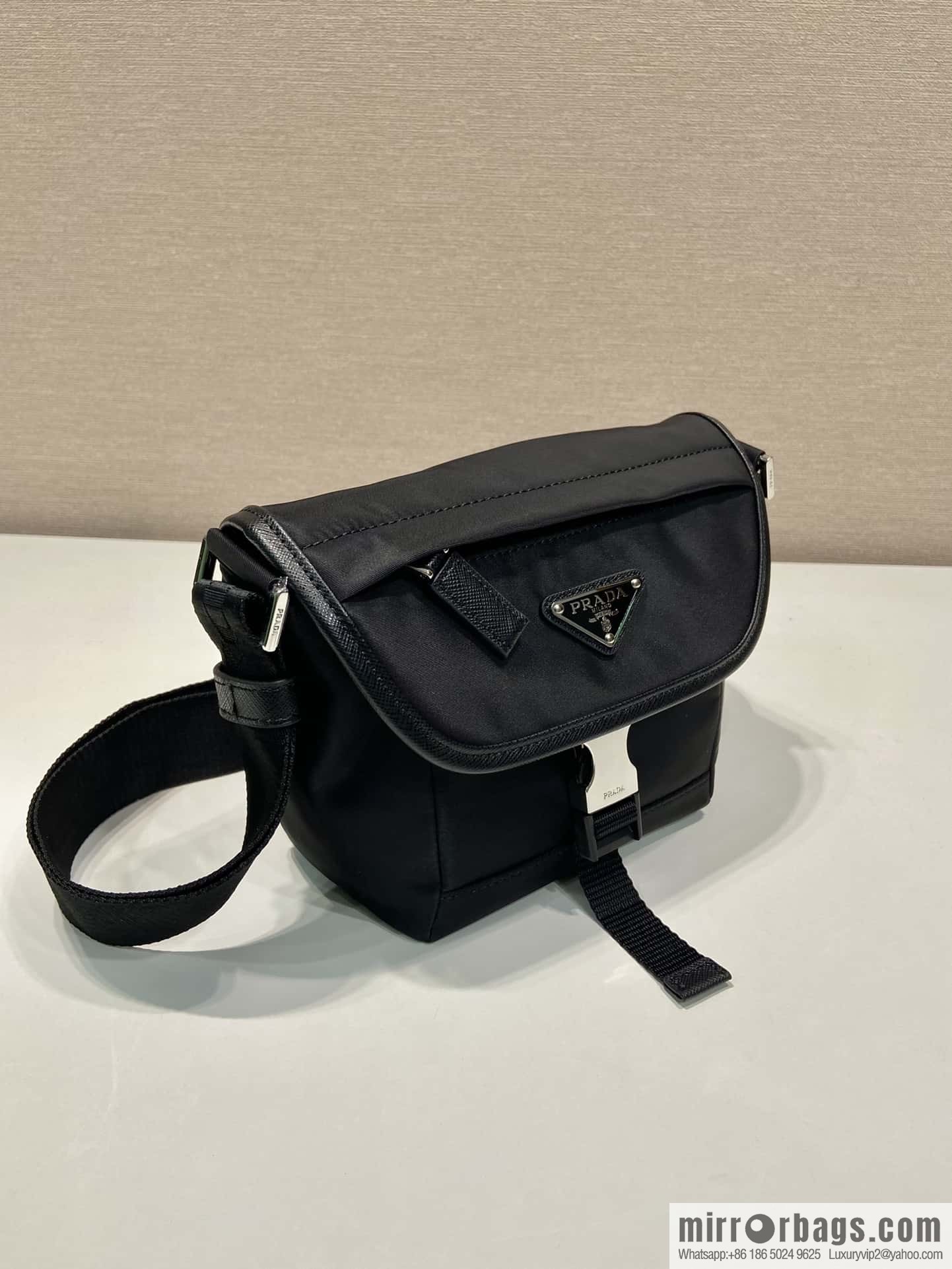 PRADA 🎉 new messenger bag 🎉 2VD070 mini
