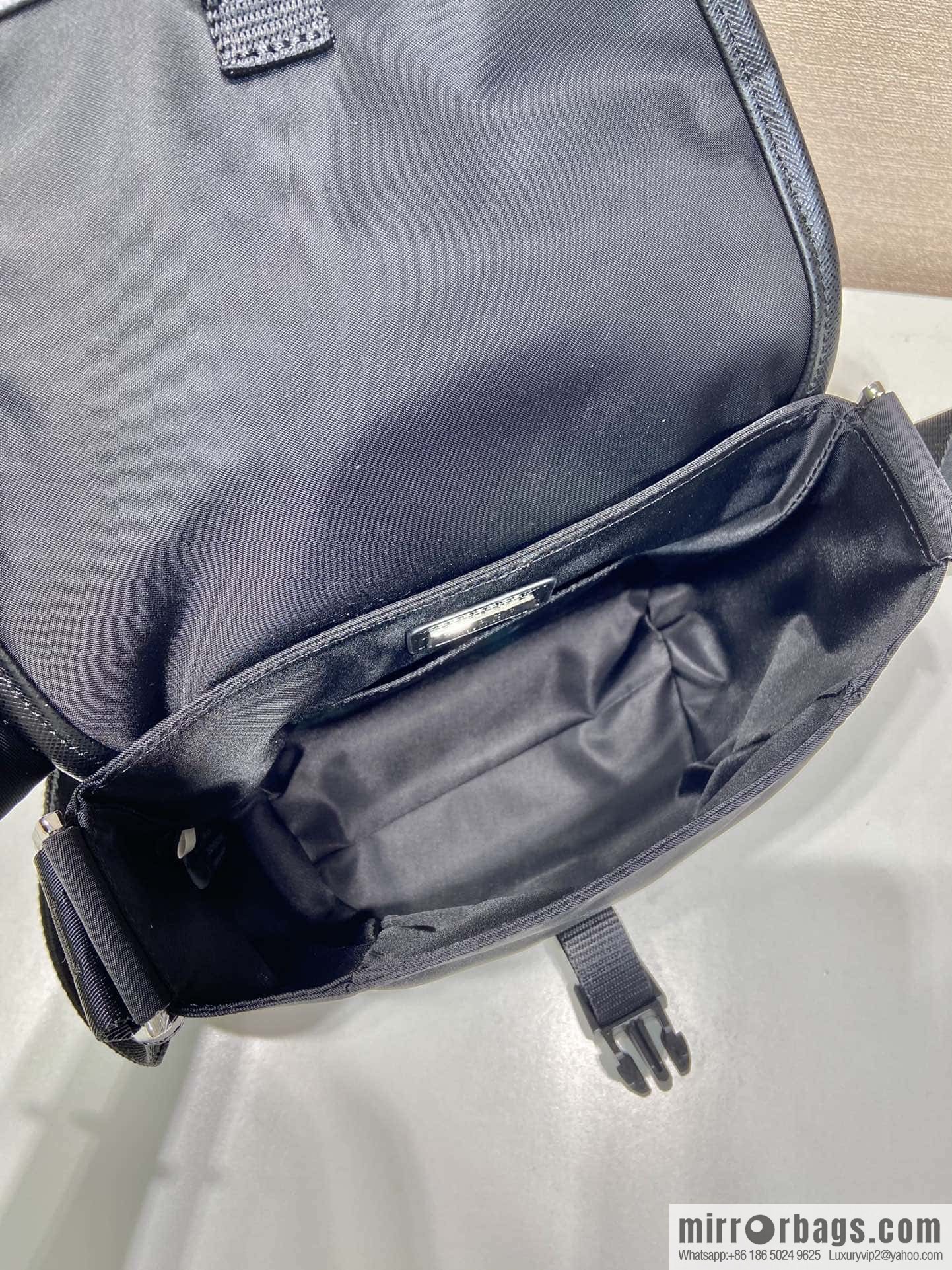 PRADA 🎉 new messenger bag 🎉 2VD070 mini