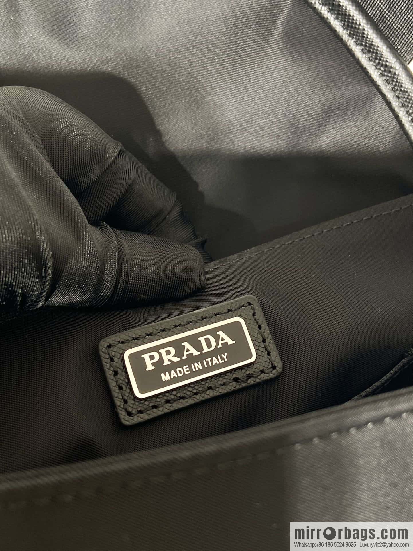 PRADA 🎉 new messenger bag 🎉 2VD070 mini