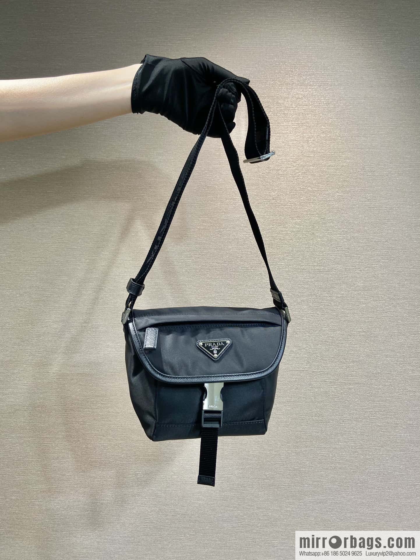 PRADA 🎉 new messenger bag 🎉 2VD070 mini