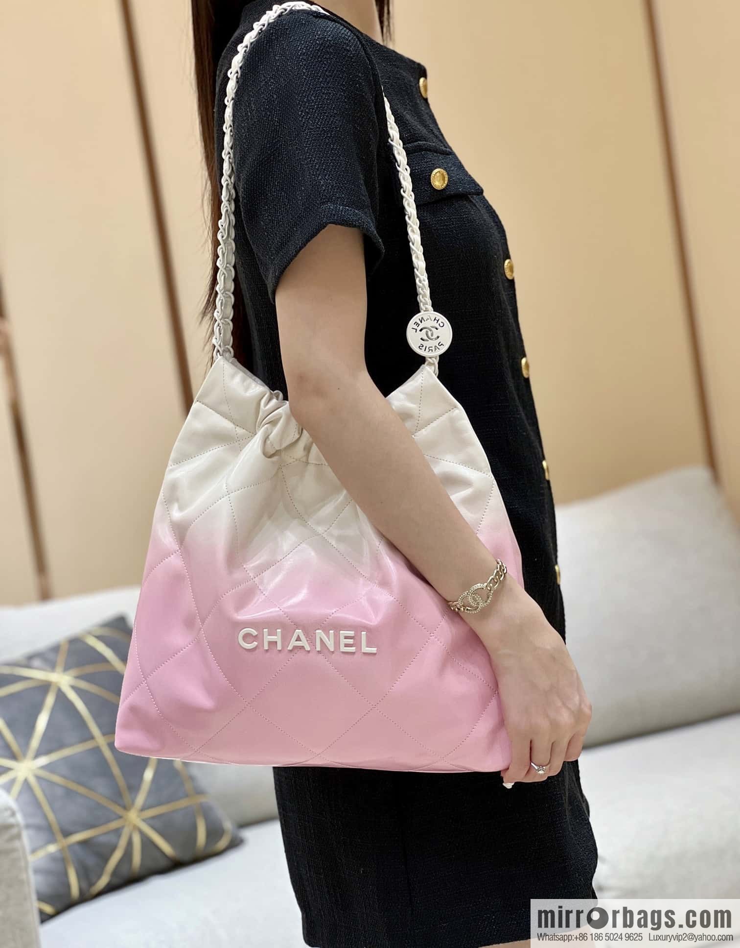 CHANEL 24S spring and summer series, global limited edition gradual change 22 bags AS3261