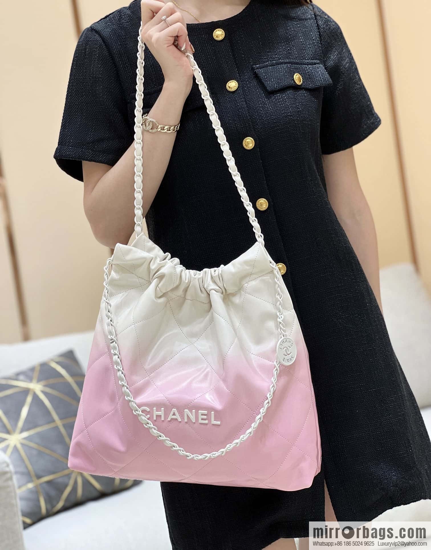 CHANEL 24S spring and summer series, global limited edition gradual change 22 bags AS3261