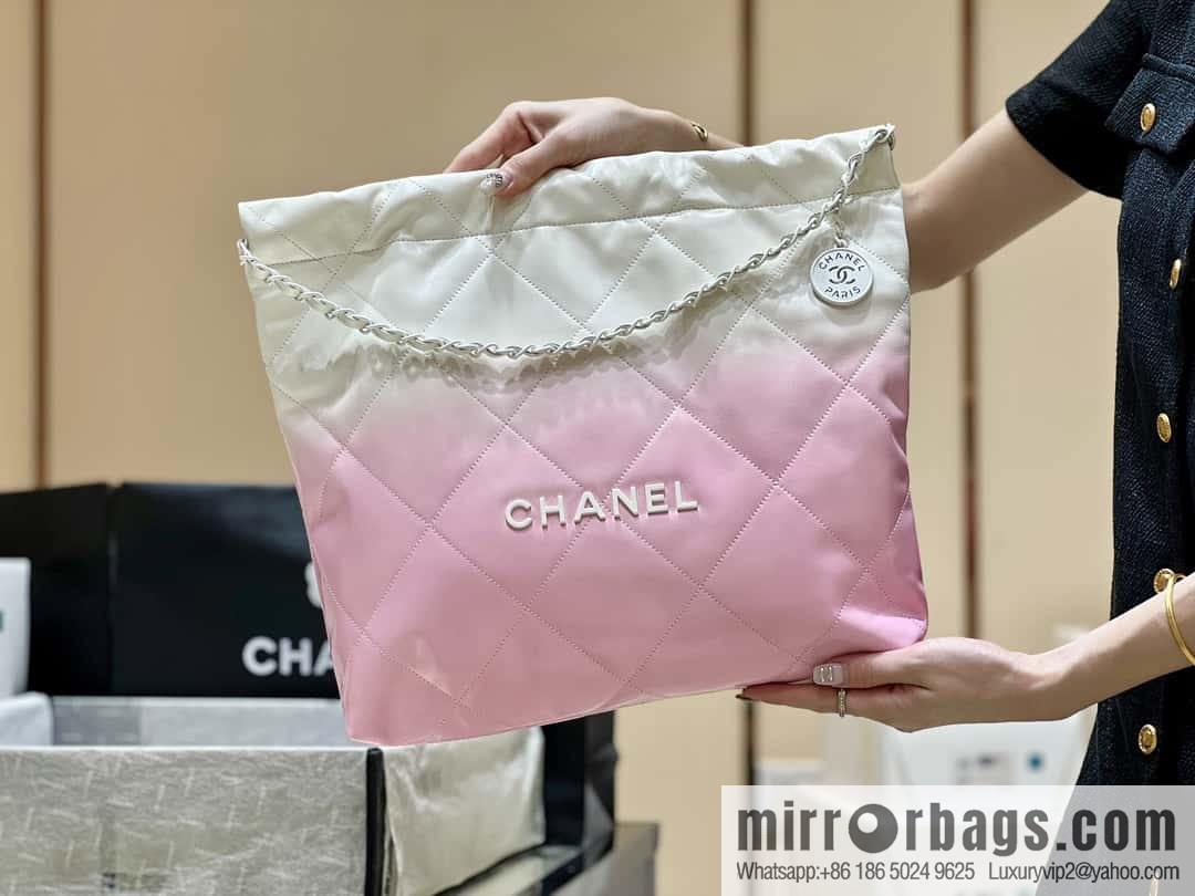 CHANEL 24S spring and summer series, global limited edition gradual change 22 bags AS3261