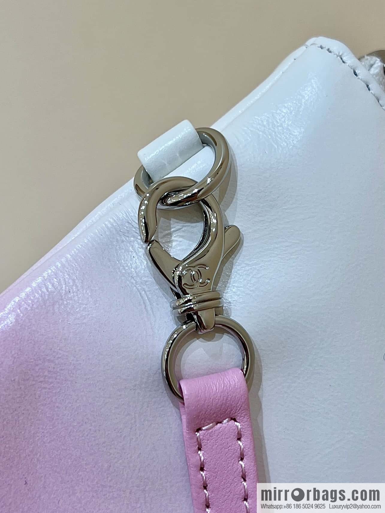 CHANEL 24S spring and summer series, global limited edition gradual change 22 bags AS3260