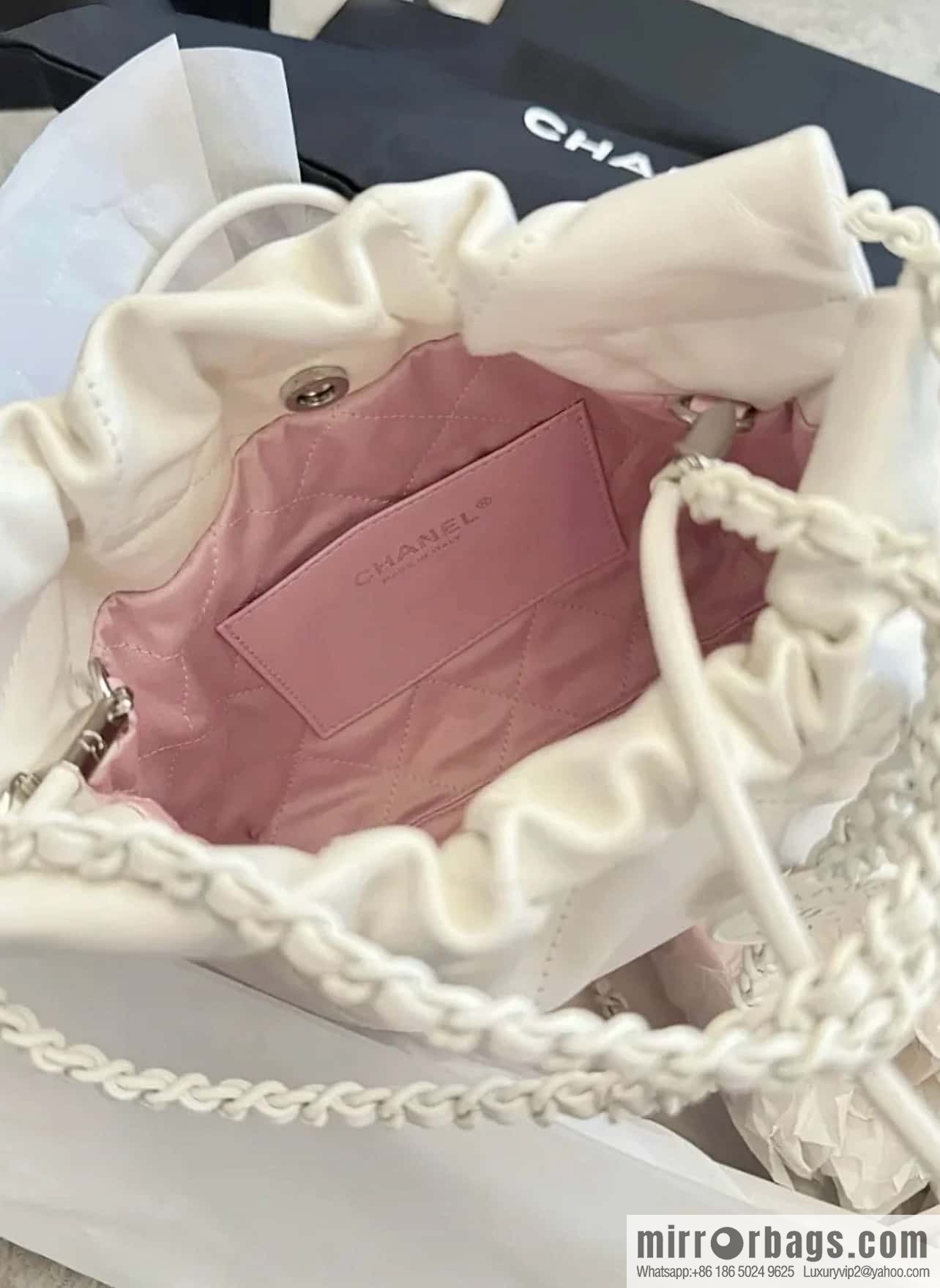 CHANEL 24S spring and summer series, global limited edition gradual change 22 bags AS3980