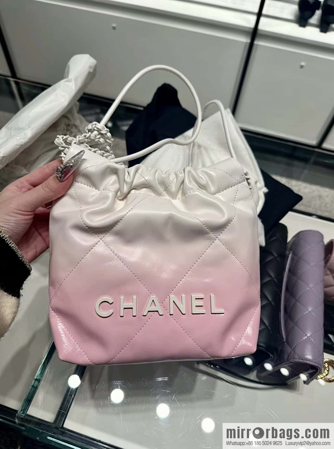 CHANEL 24S spring and summer series, global limited edition gradual change 22 bags AS3980