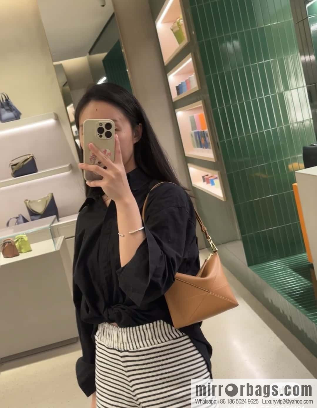 LOEWE 𝐩𝐮𝐳𝐳𝐥𝐞 𝐟𝐨𝐥𝐝 𝐩𝐨𝐮𝐜𝐡 Mahjong Bag 0696 Brown
