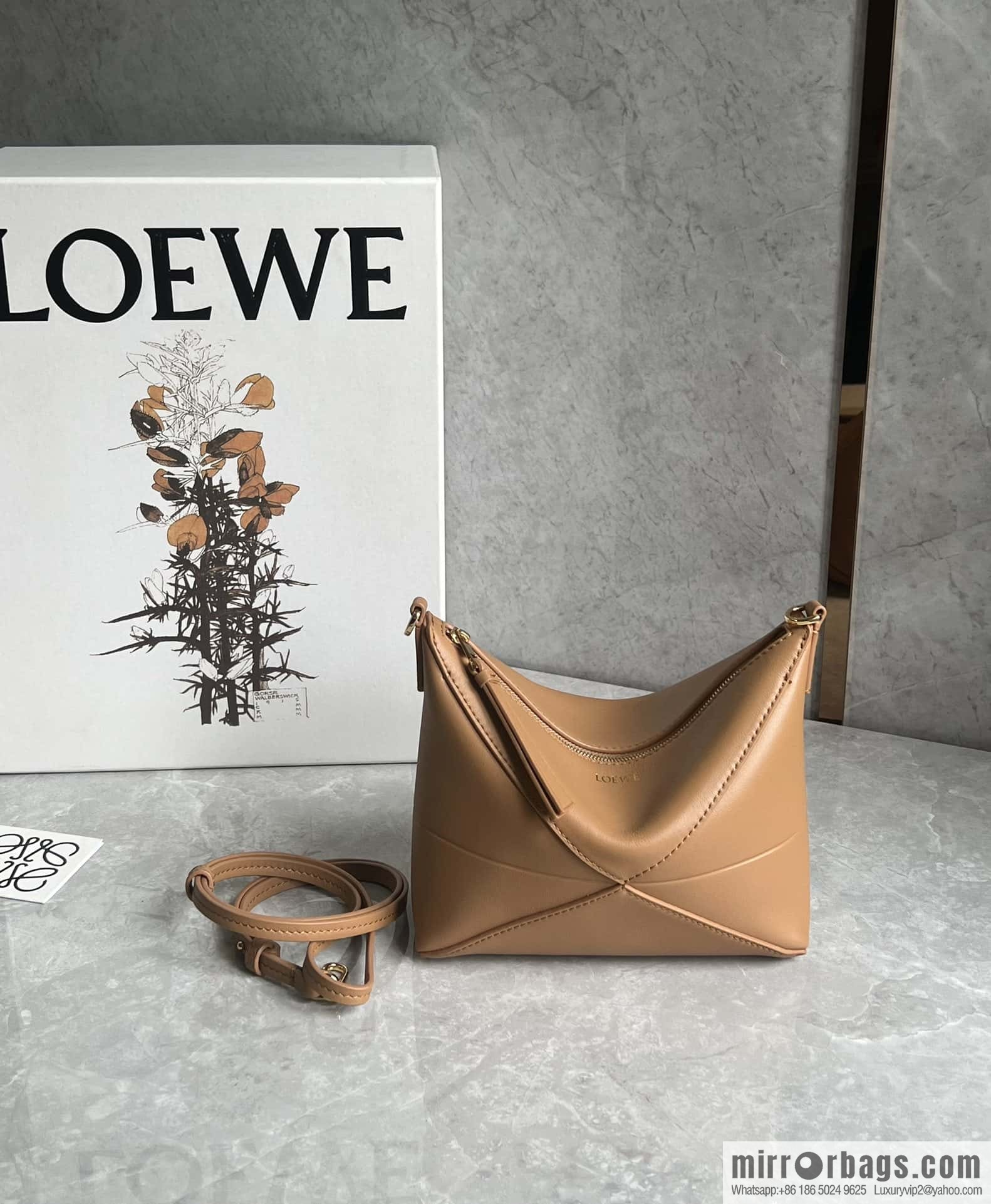 LOEWE 𝐩𝐮𝐳𝐳𝐥𝐞 𝐟𝐨𝐥𝐝 𝐩𝐨𝐮𝐜𝐡 Mahjong Bag 0696 Brown