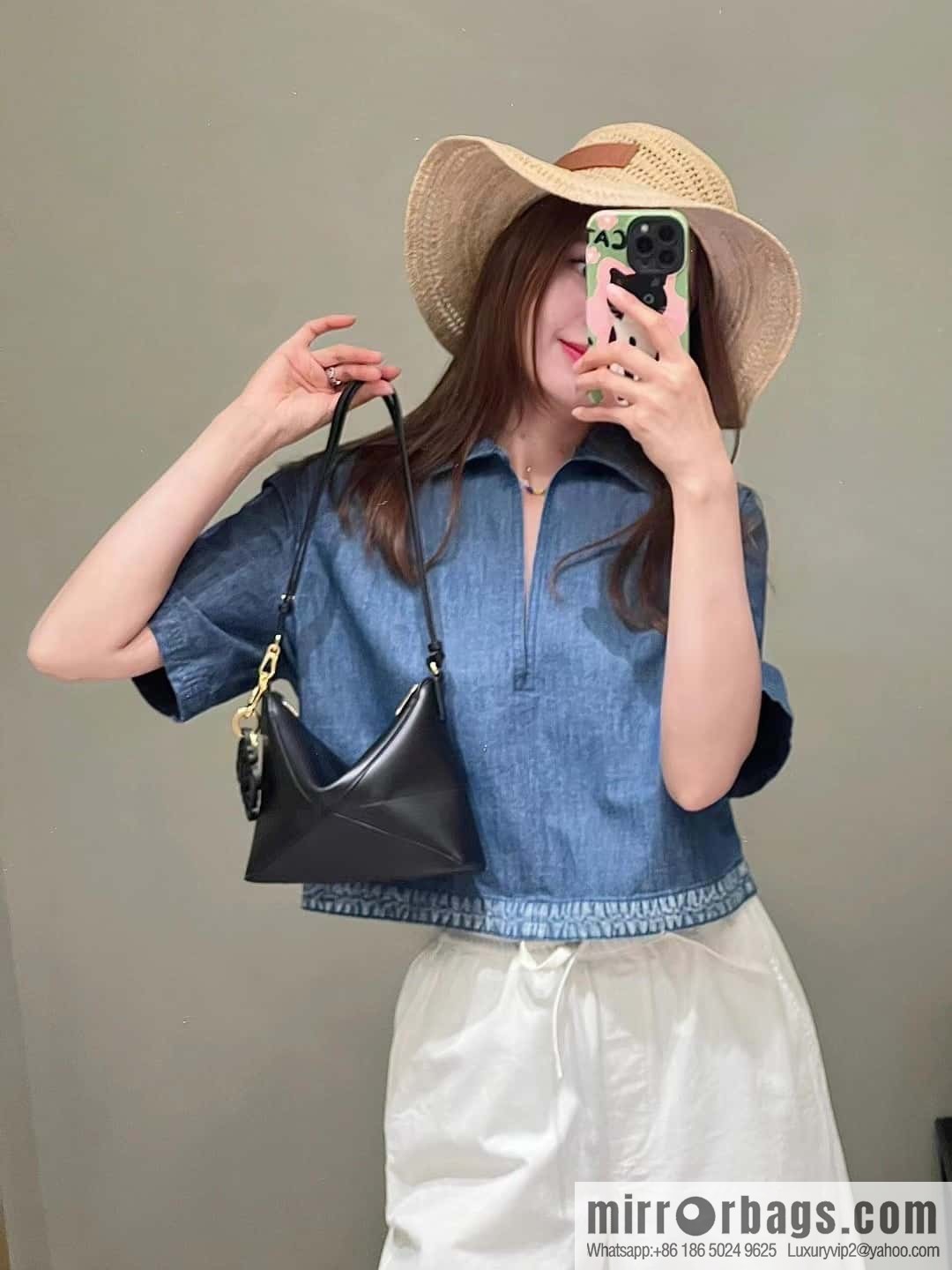 LOEWE 𝐩𝐮𝐳𝐳𝐥𝐞 𝐟𝐨𝐥𝐝 𝐩𝐨𝐮𝐜𝐡 bag 0696 black