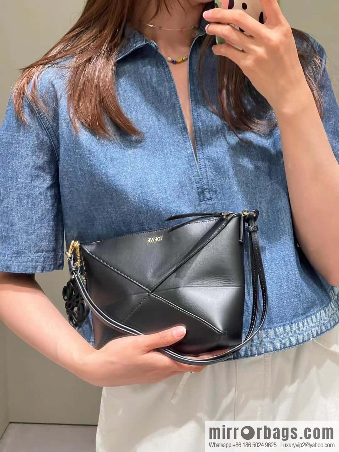 LOEWE 𝐩𝐮𝐳𝐳𝐥𝐞 𝐟𝐨𝐥𝐝 𝐩𝐨𝐮𝐜𝐡 bag 0696 black