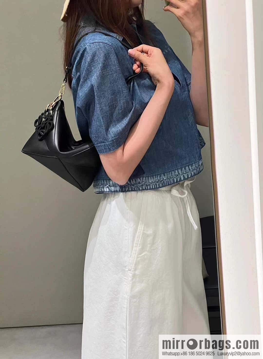 LOEWE 𝐩𝐮𝐳𝐳𝐥𝐞 𝐟𝐨𝐥𝐝 𝐩𝐨𝐮𝐜𝐡 bag 0696 black