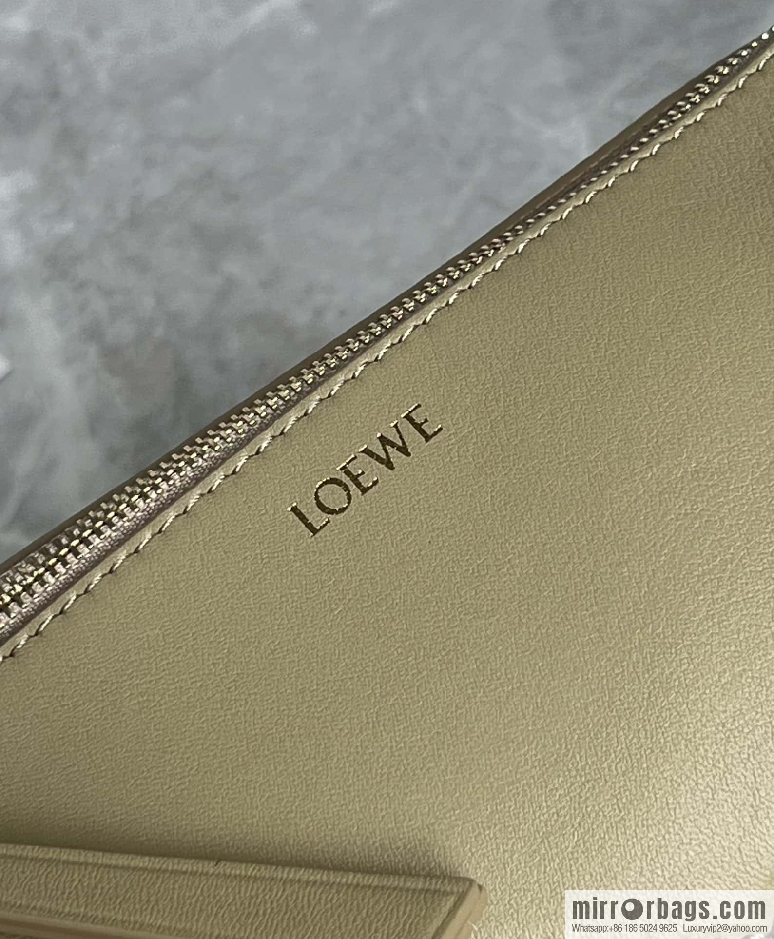 LOEWE 𝐩𝐮𝐳𝐳𝐥𝐞 𝐟𝐨𝐥𝐝 𝐩𝐨𝐮𝐜𝐡 Mahjong Bag 0696 Avocado Green