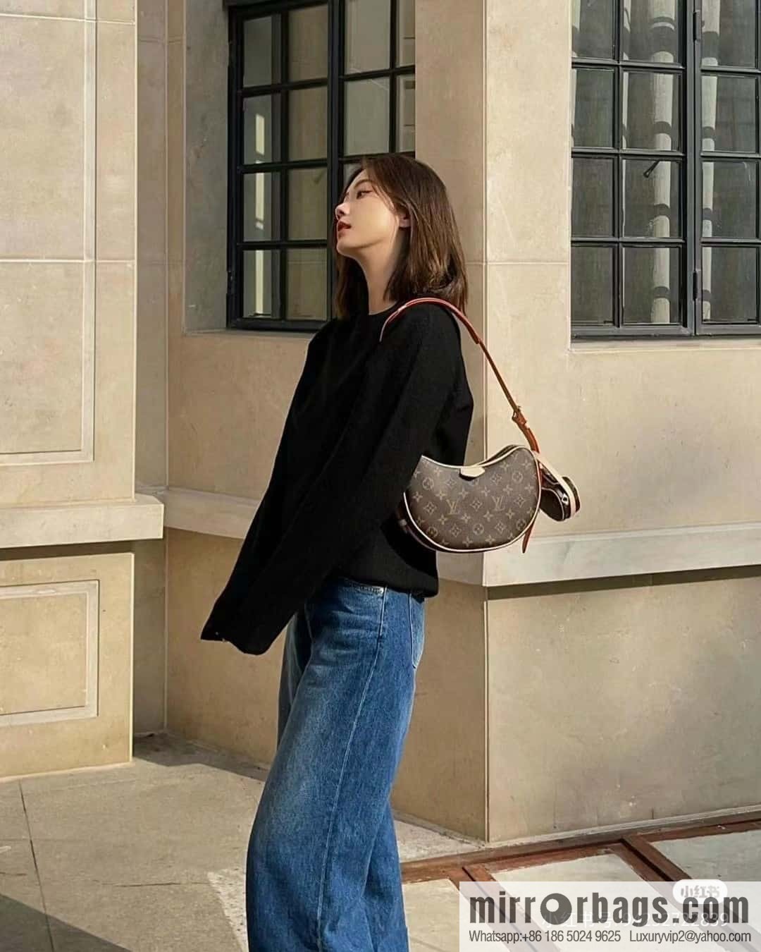 LV M46828 CROISSANT medium handbag