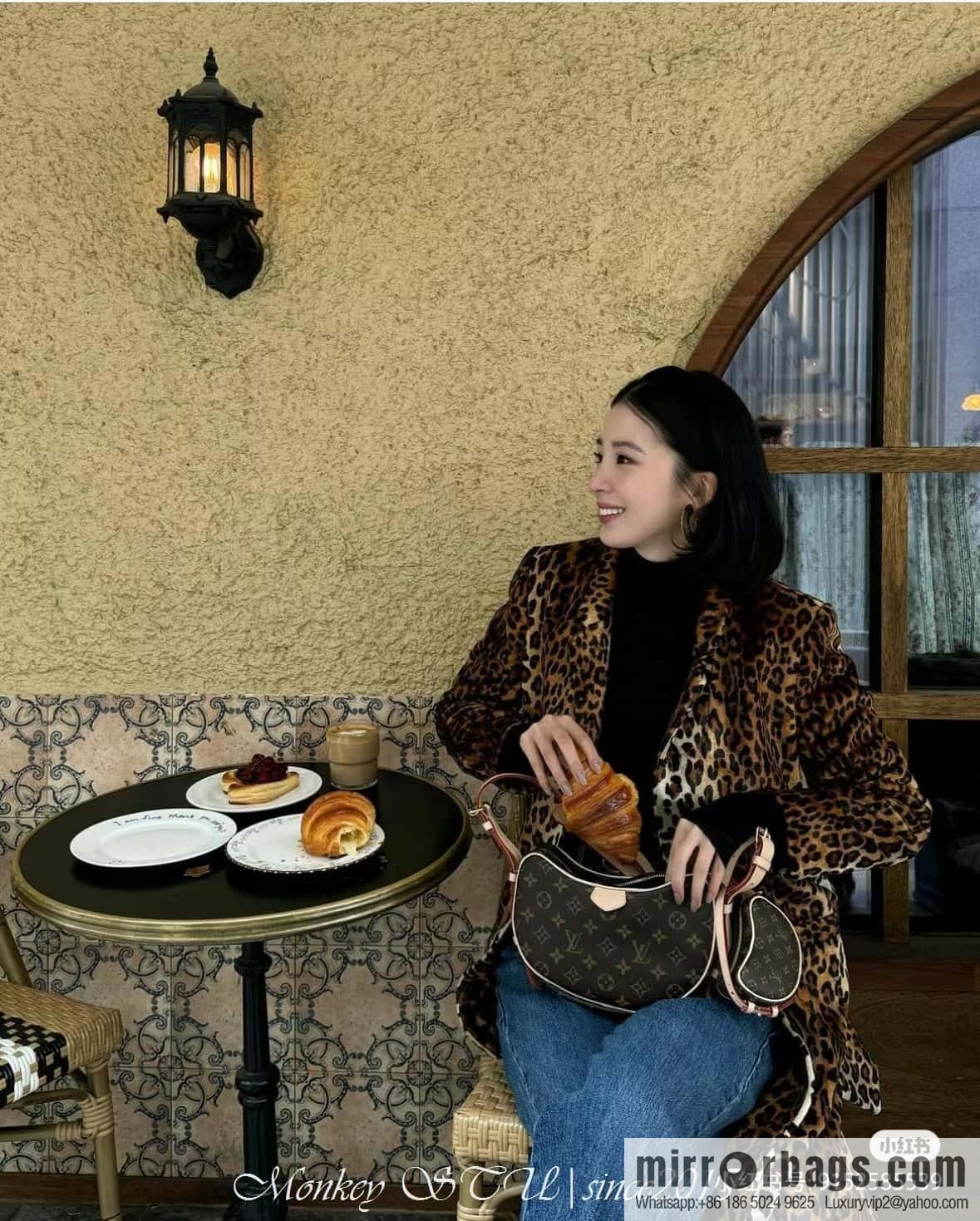 LV M46828 CROISSANT medium handbag