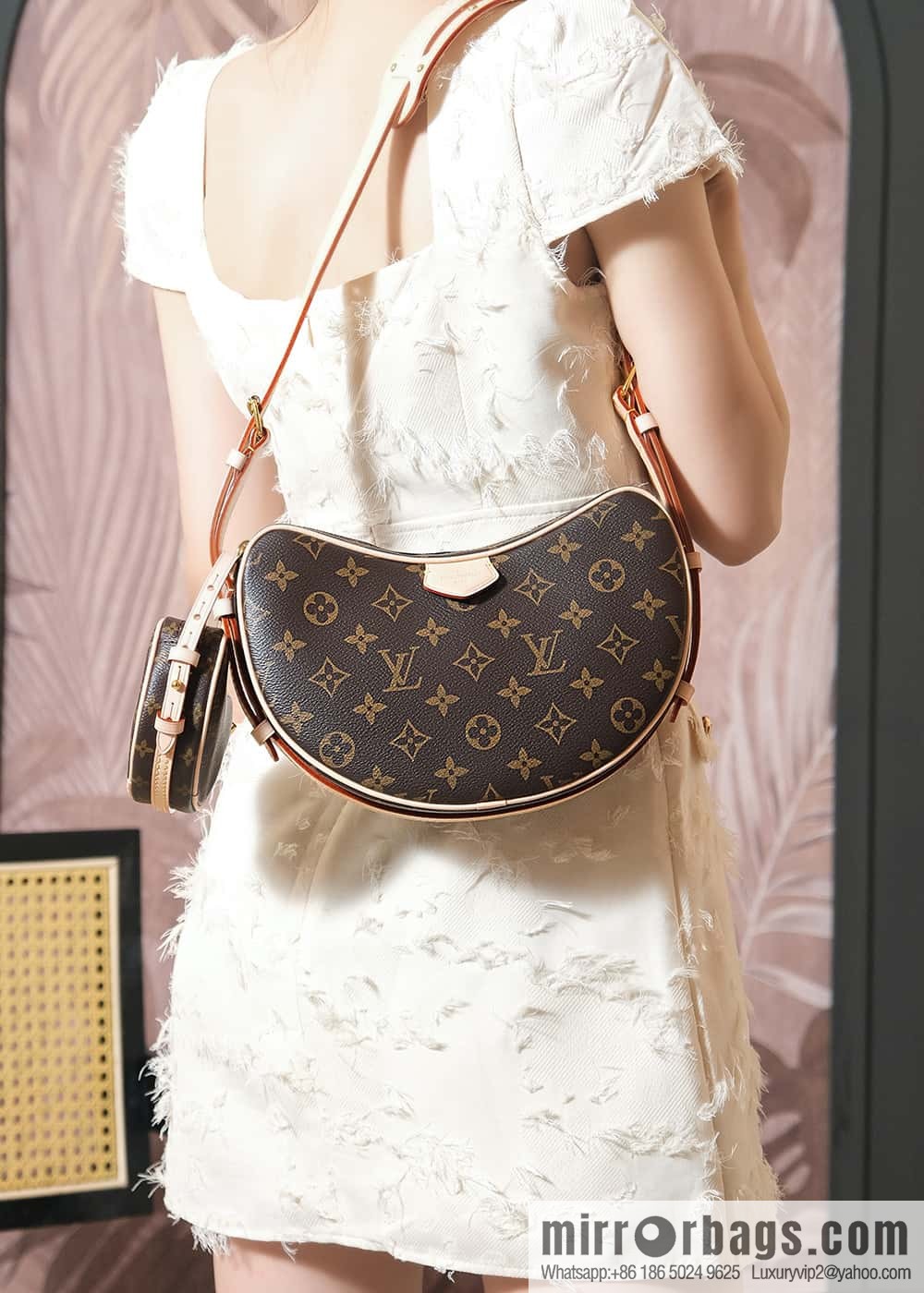 LV M46828 CROISSANT medium handbag