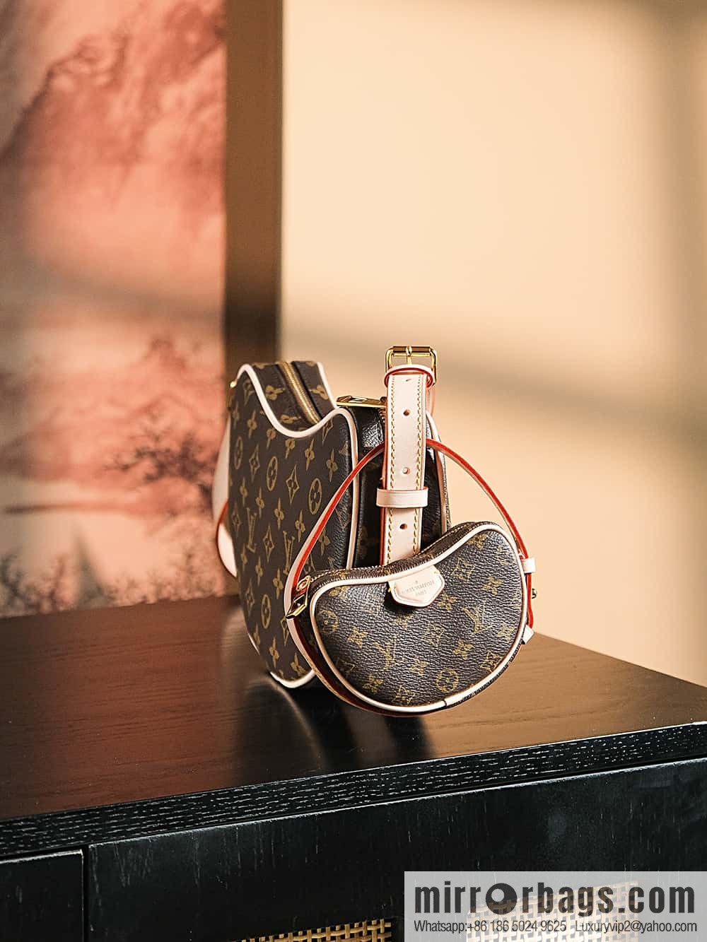 LV M46828 CROISSANT medium handbag