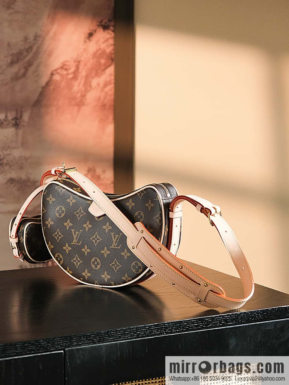 LV M46828 CROISSANT medium handbag