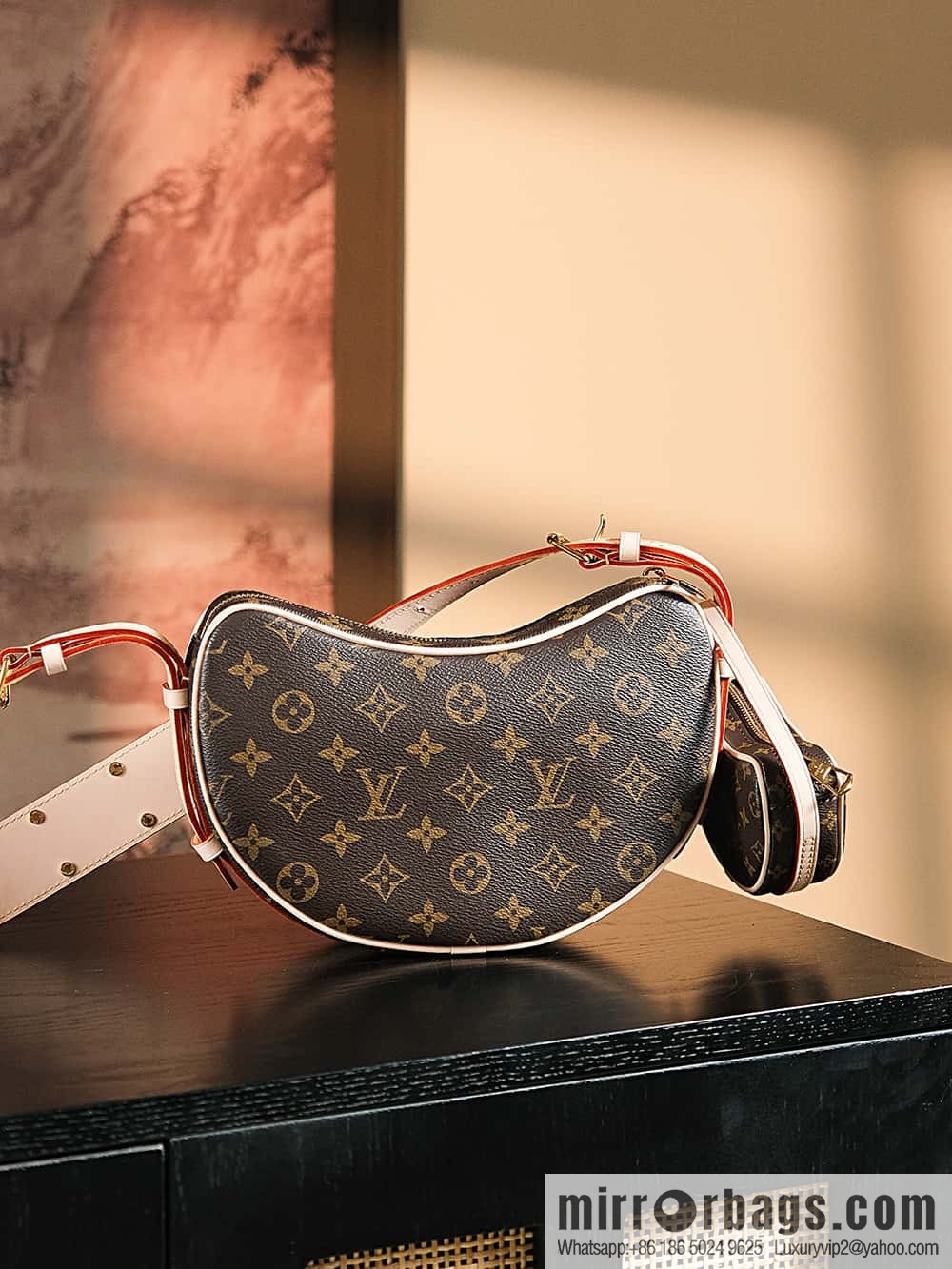 LV M46828 CROISSANT medium handbag