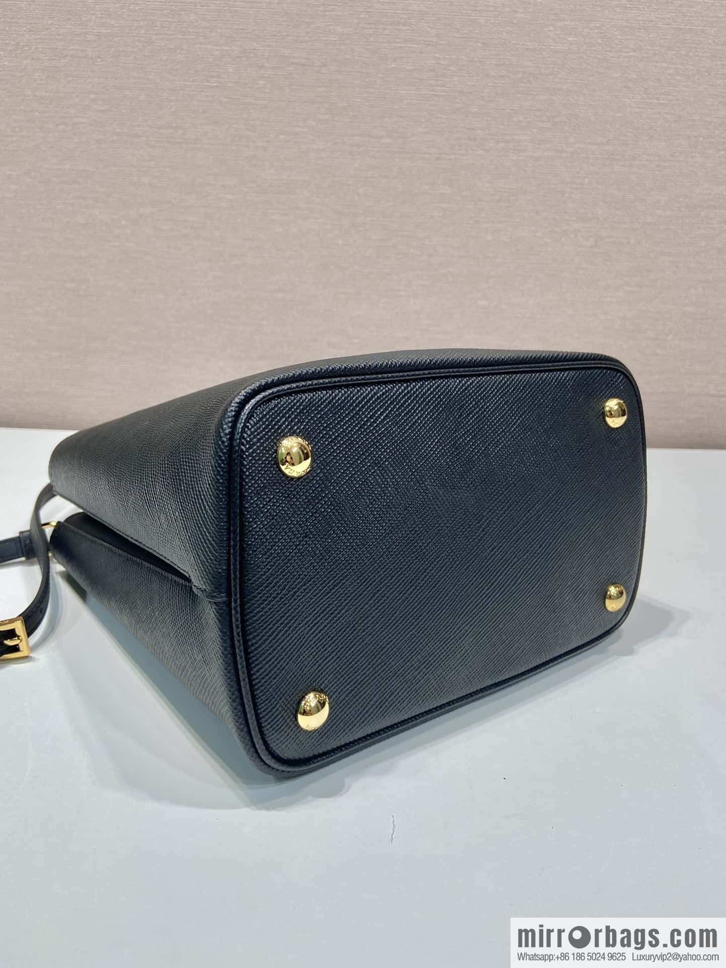 PRADA 🔆 exclusive debut 🔆 1BA212 💋 new color
