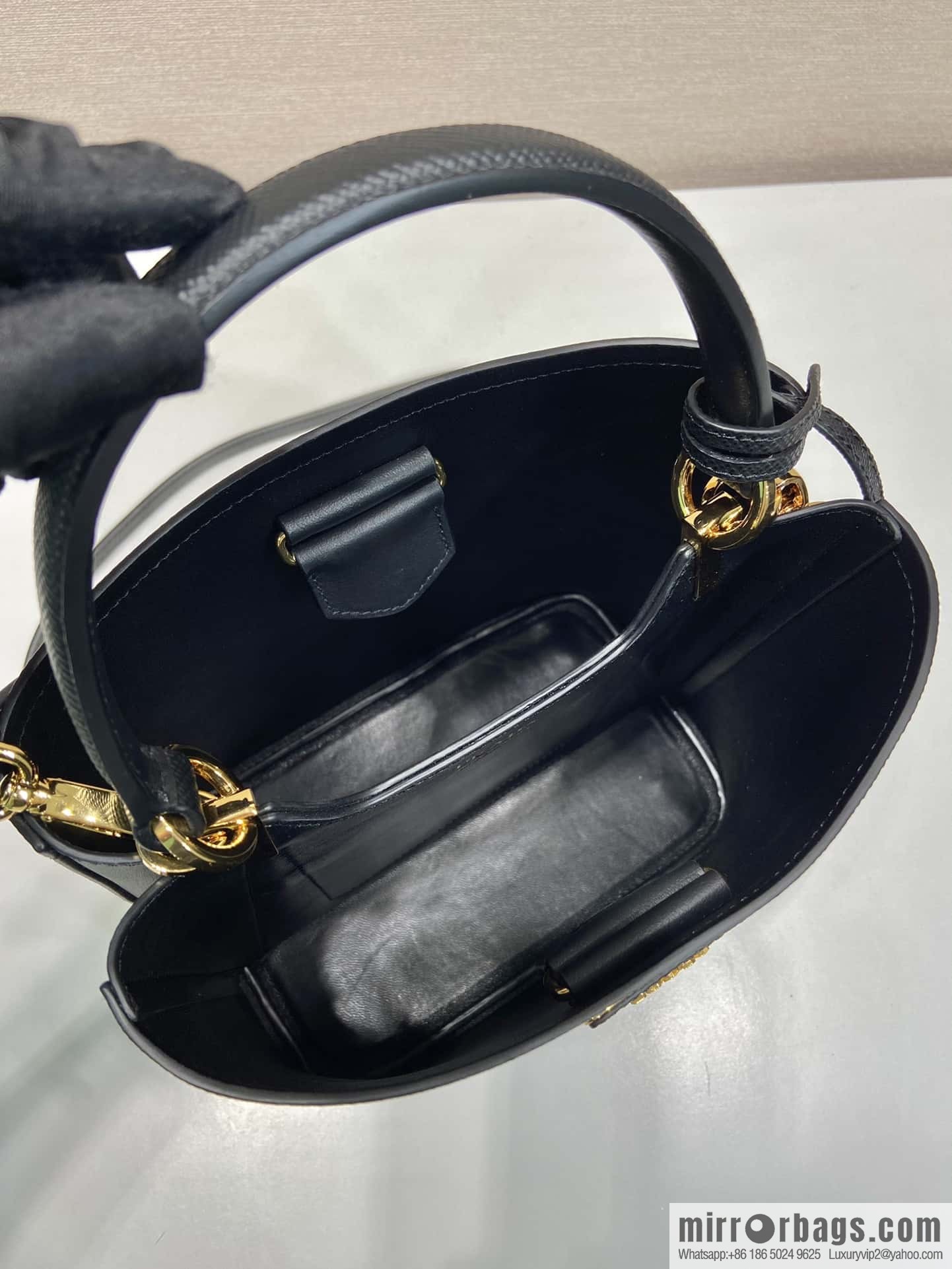 PRADA 🔆 exclusive debut 🔆 1BA212 💋 new color