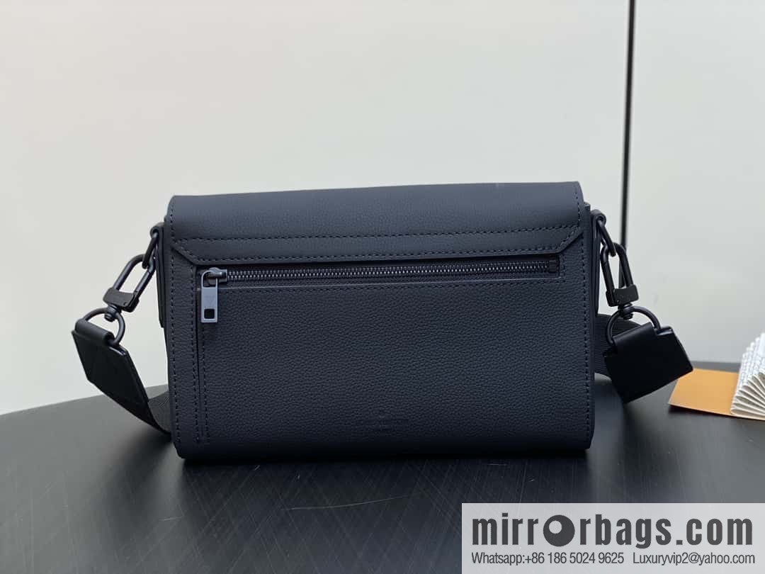 [Premium‑quality] M24769 black full leather men's bag messenger bag series Takeoff small Aer messenger bag M25125 M24769