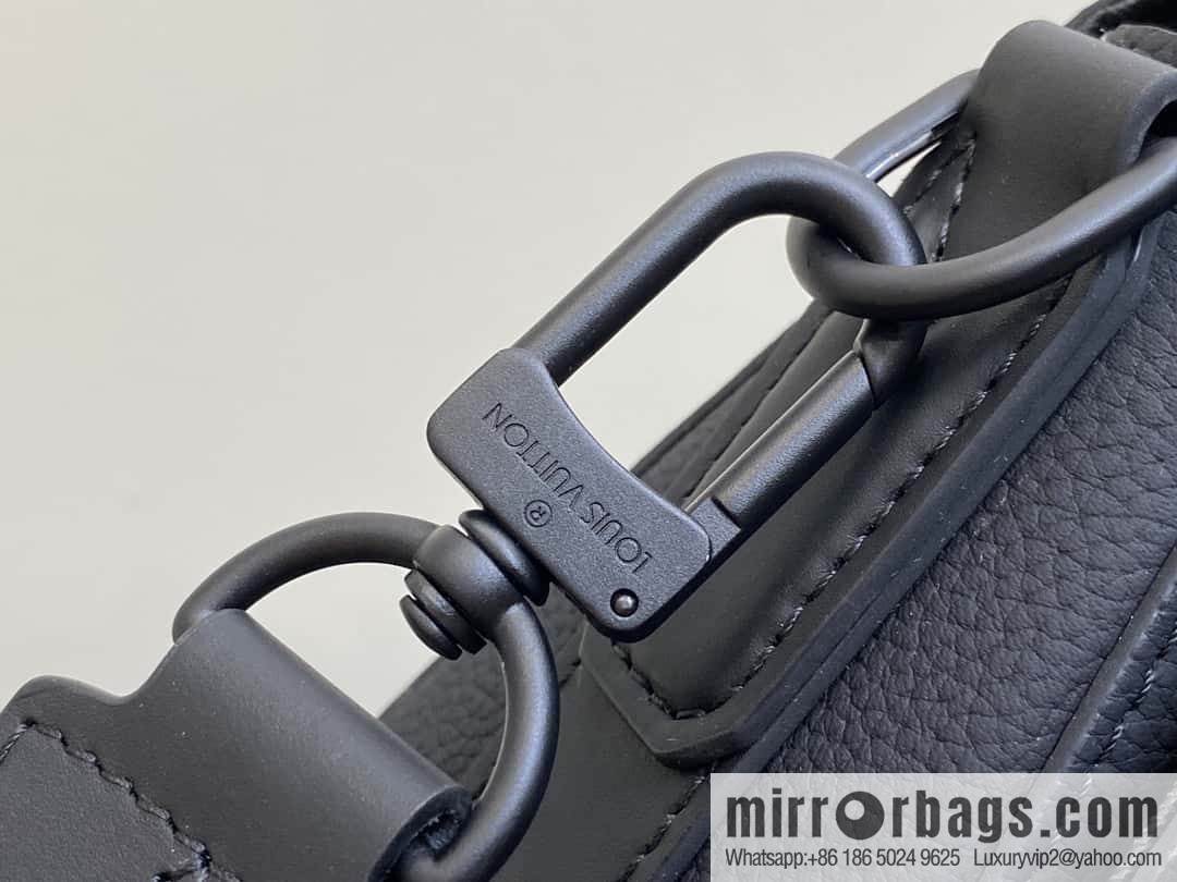 [Premium‑quality] M24769 black full leather men's bag messenger bag series Takeoff small Aer messenger bag M25125 M24769