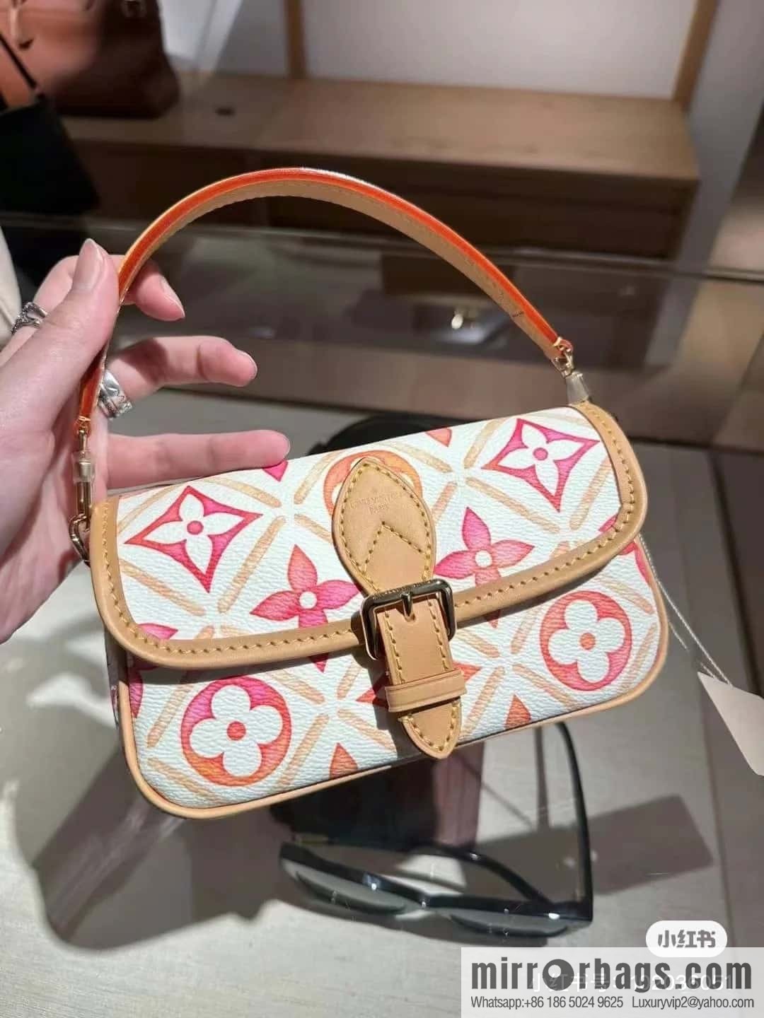 [Boutique‑grade] M83621 rose red printed mini baguette bag Nano Diane baguette handbag, rose red (2024 summer) By the Pool summer series