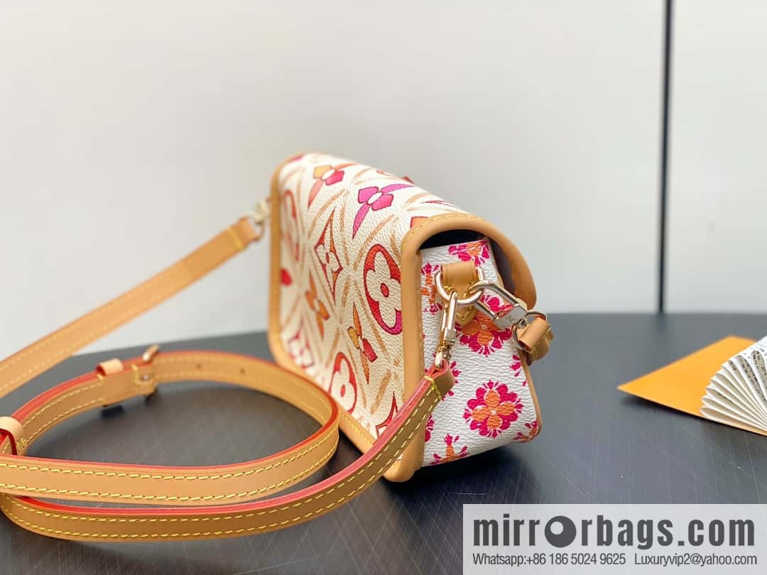 [Boutique‑grade] M83621 rose red printed mini baguette bag Nano Diane baguette handbag, rose red (2024 summer) By the Pool summer series