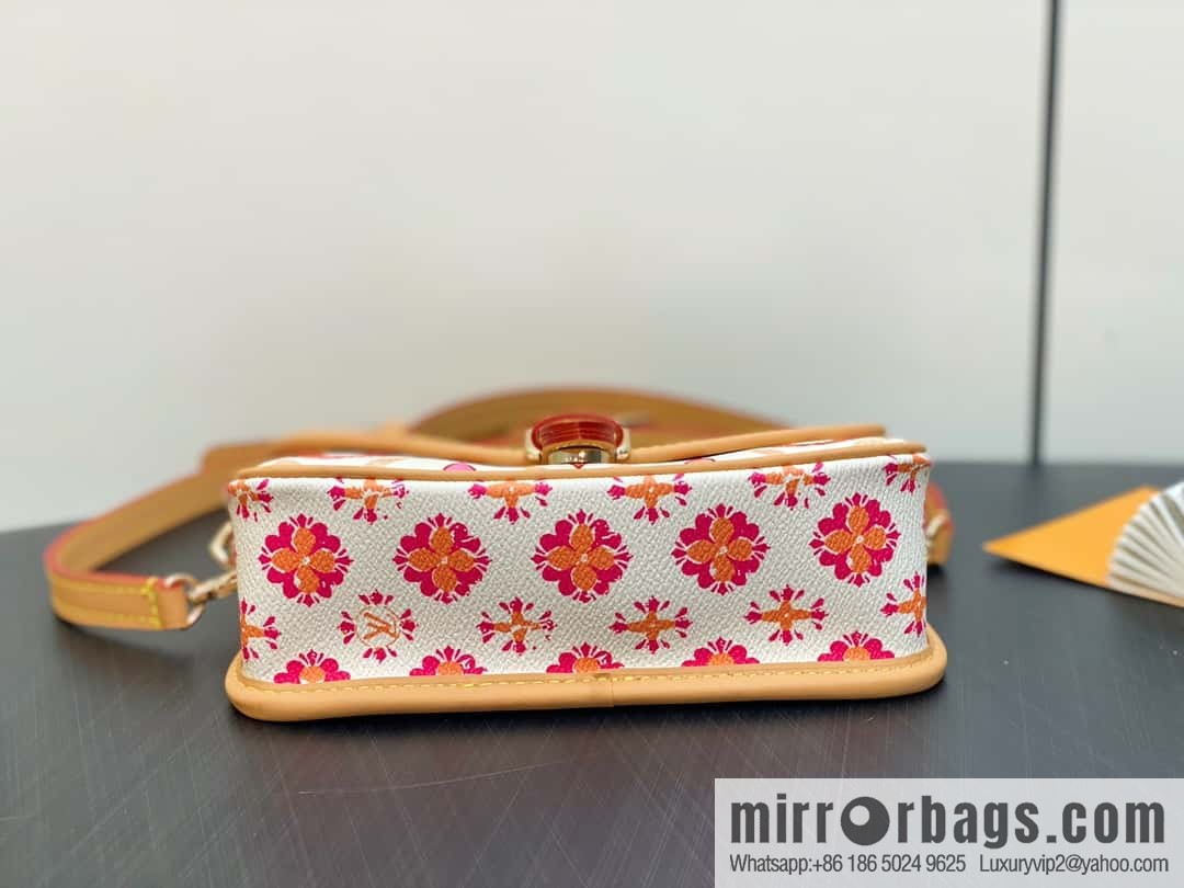 [Boutique‑grade] M83621 rose red printed mini baguette bag Nano Diane baguette handbag, rose red (2024 summer) By the Pool summer series