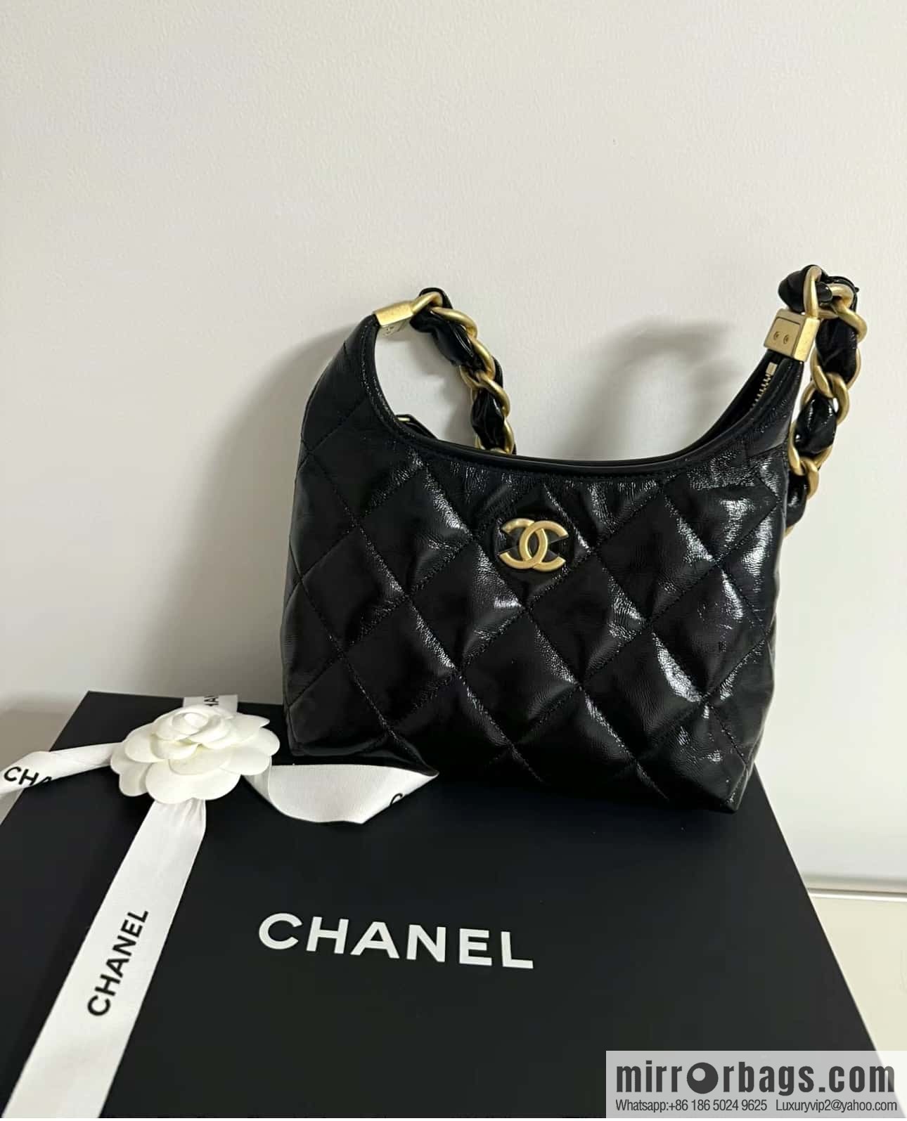 Chanel 24A hobo armpit bag AS4922
