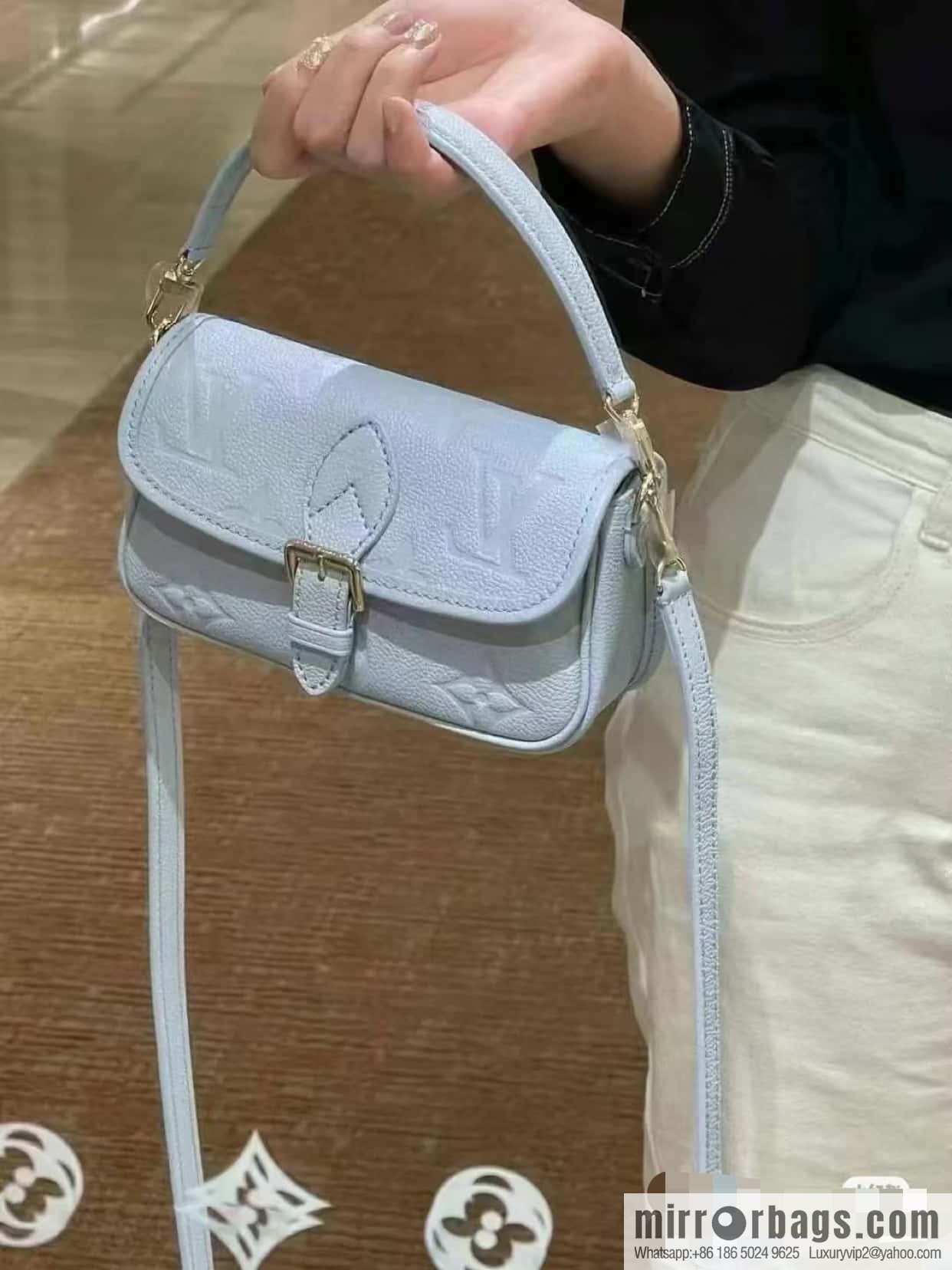 LV M83592 NANO DIANE handbag