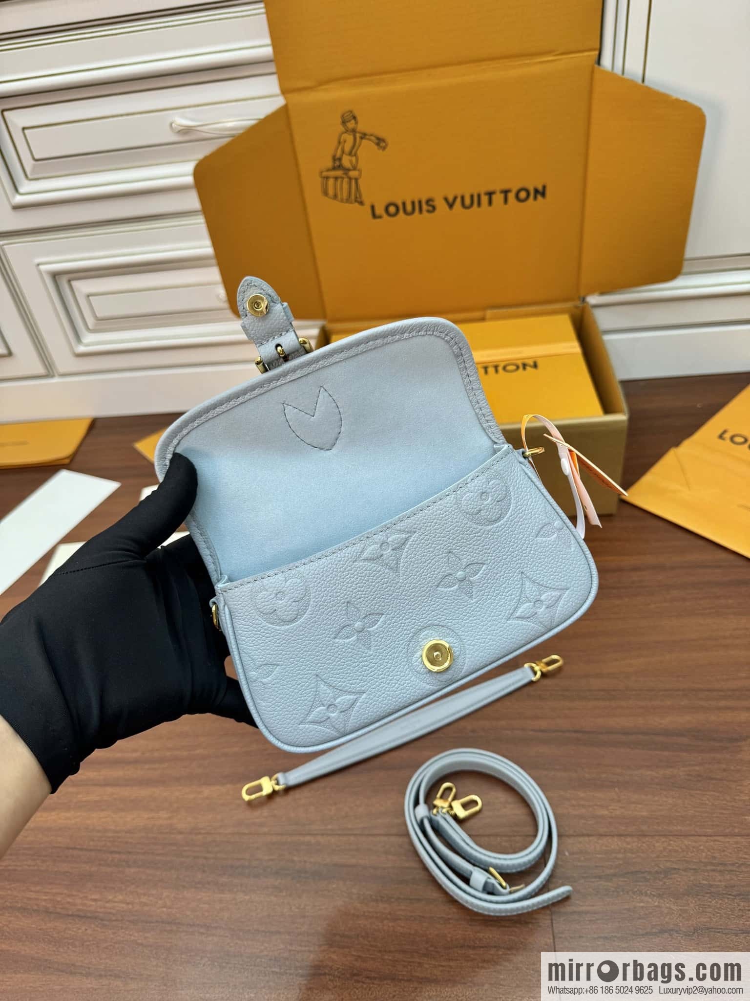 LV M83592 NANO DIANE handbag