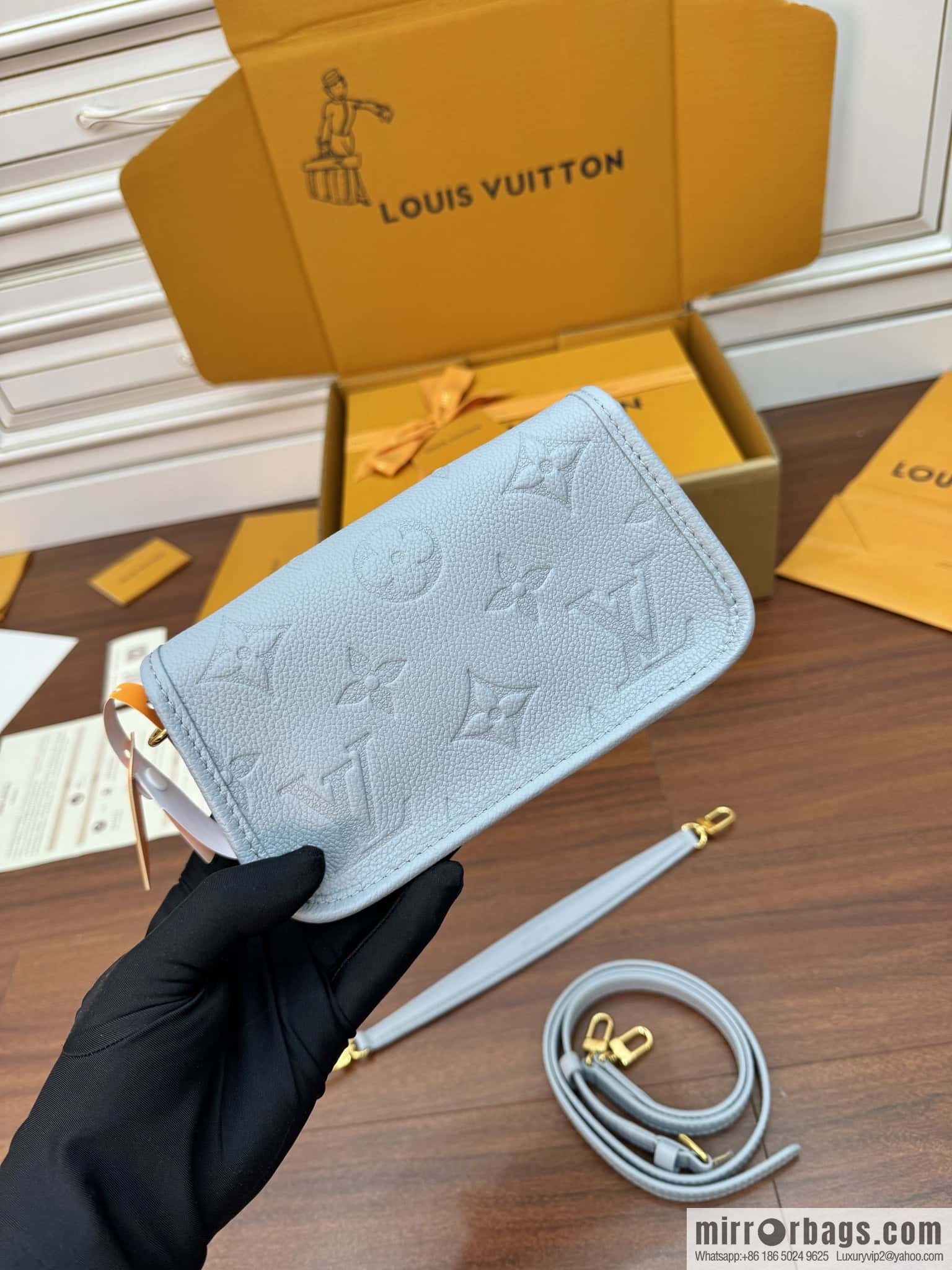 LV M83592 NANO DIANE handbag