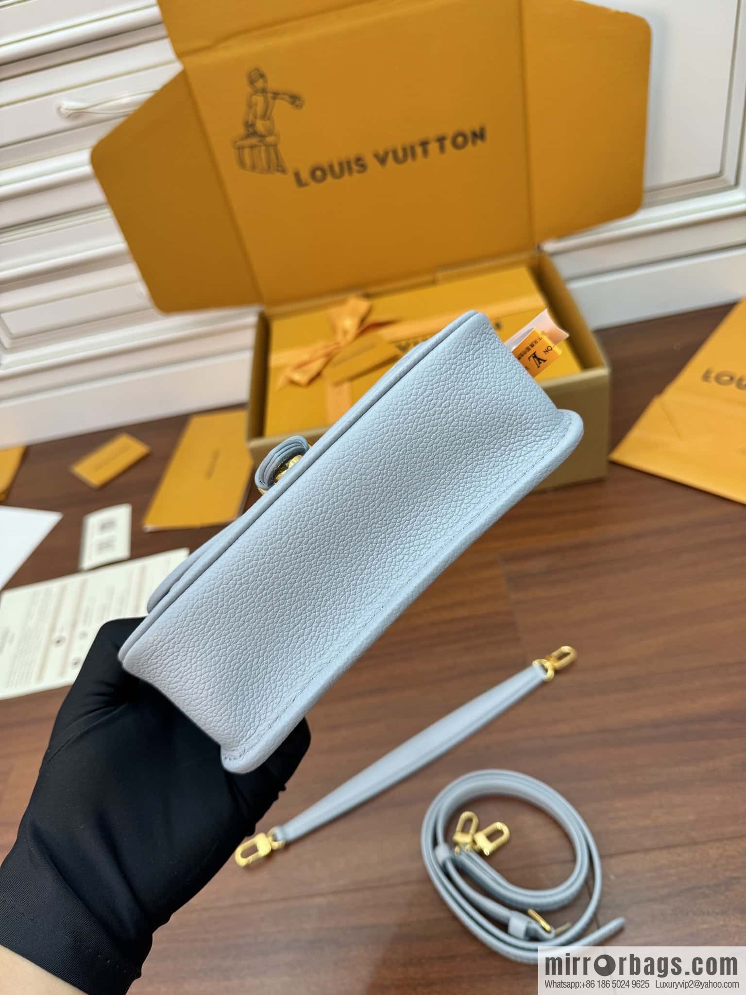 LV M83592 NANO DIANE handbag