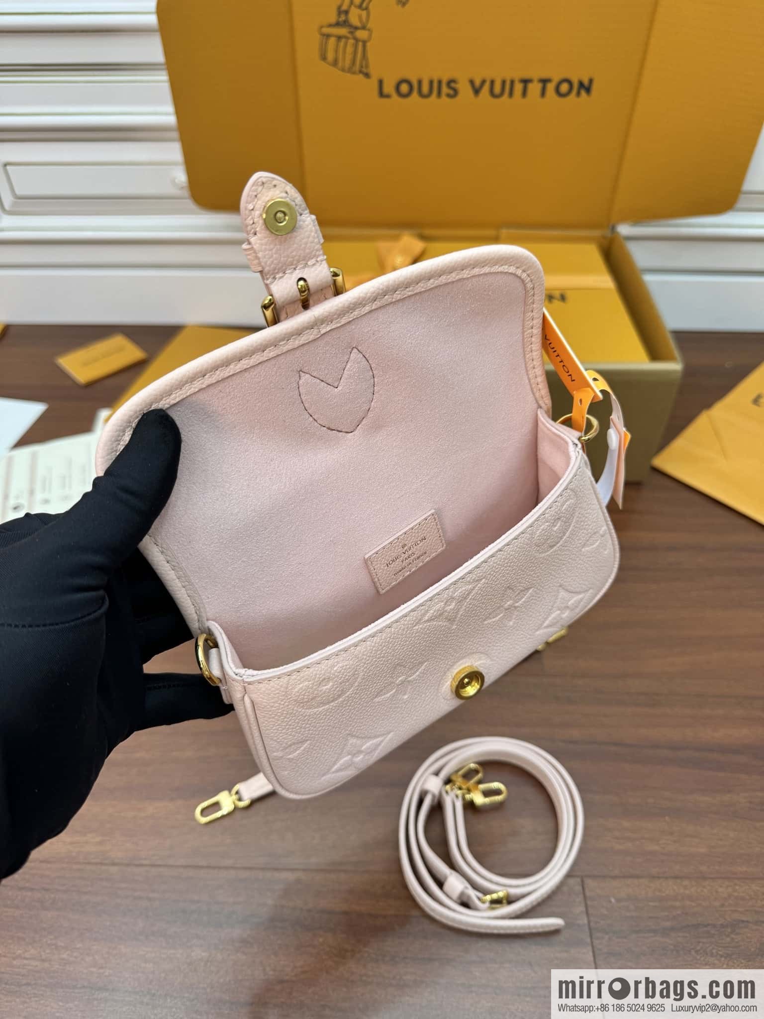 LV M83566 NANO DIANE handbag
