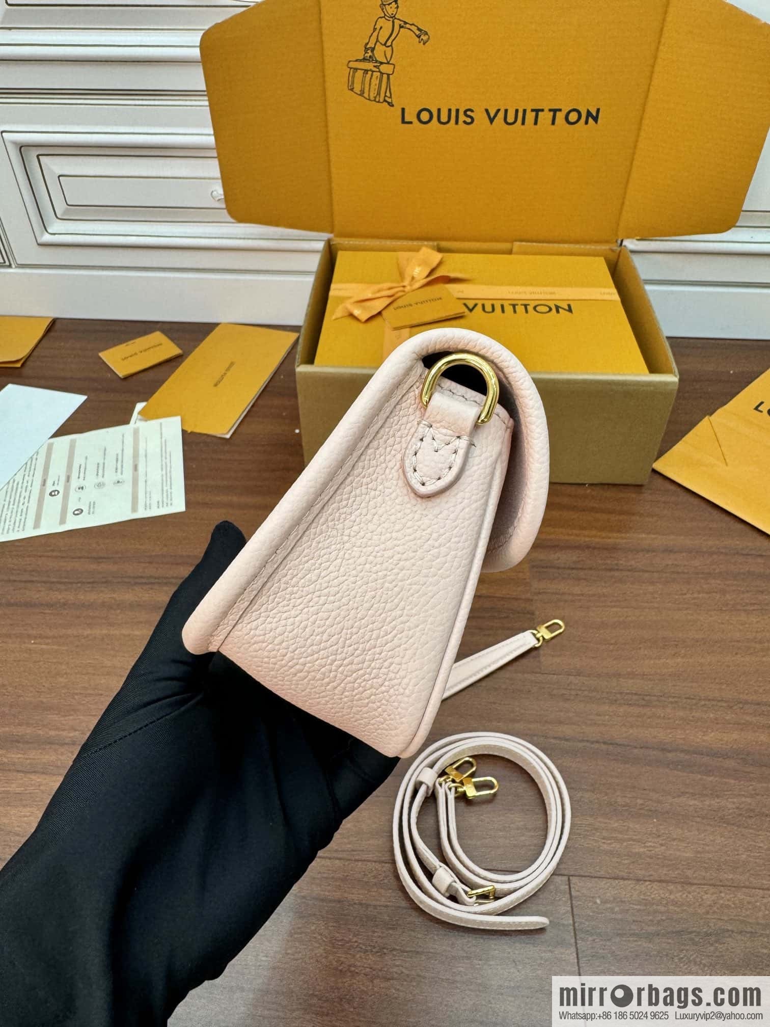 LV M83566 NANO DIANE handbag