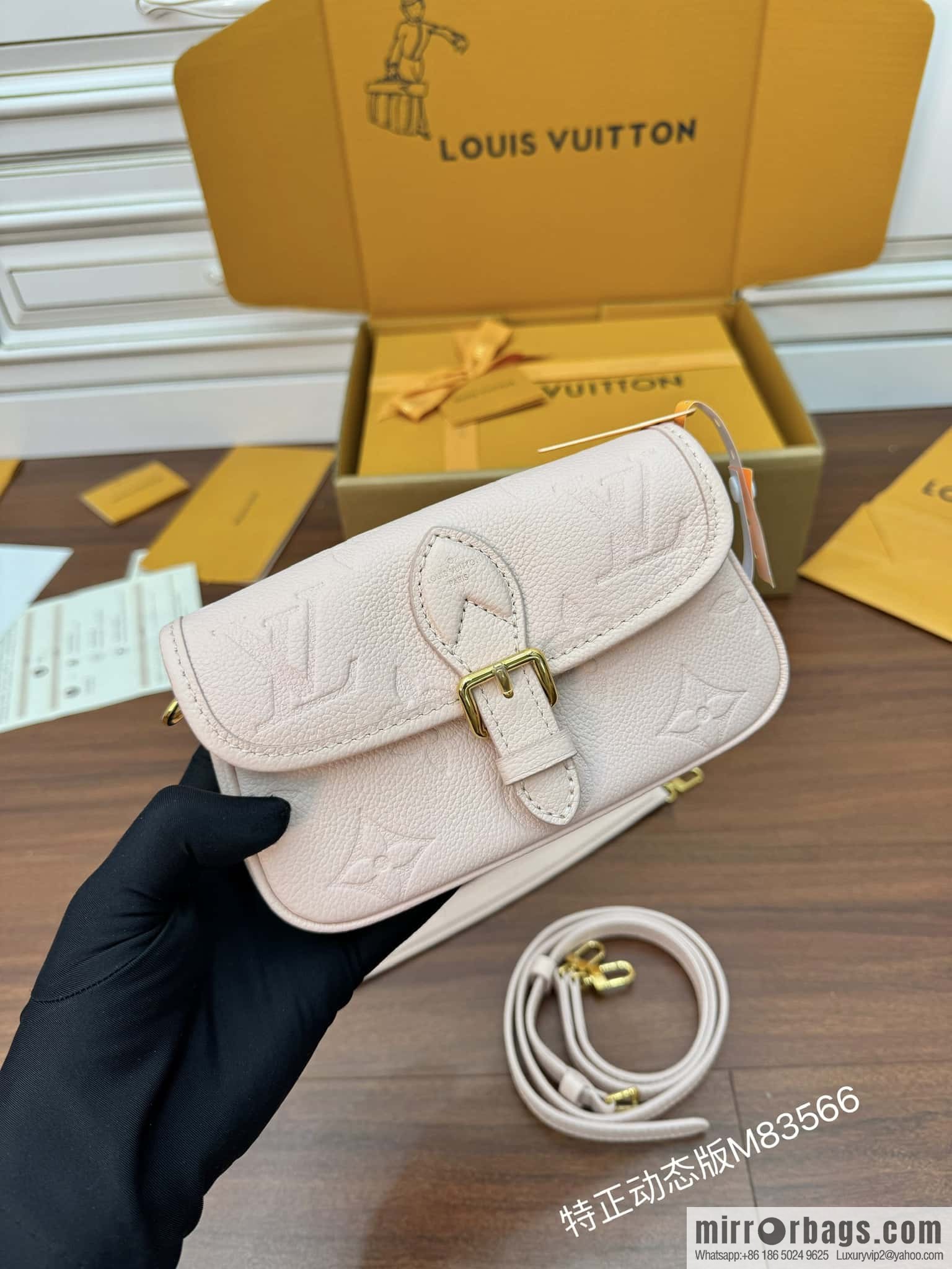 LV M83566 NANO DIANE handbag