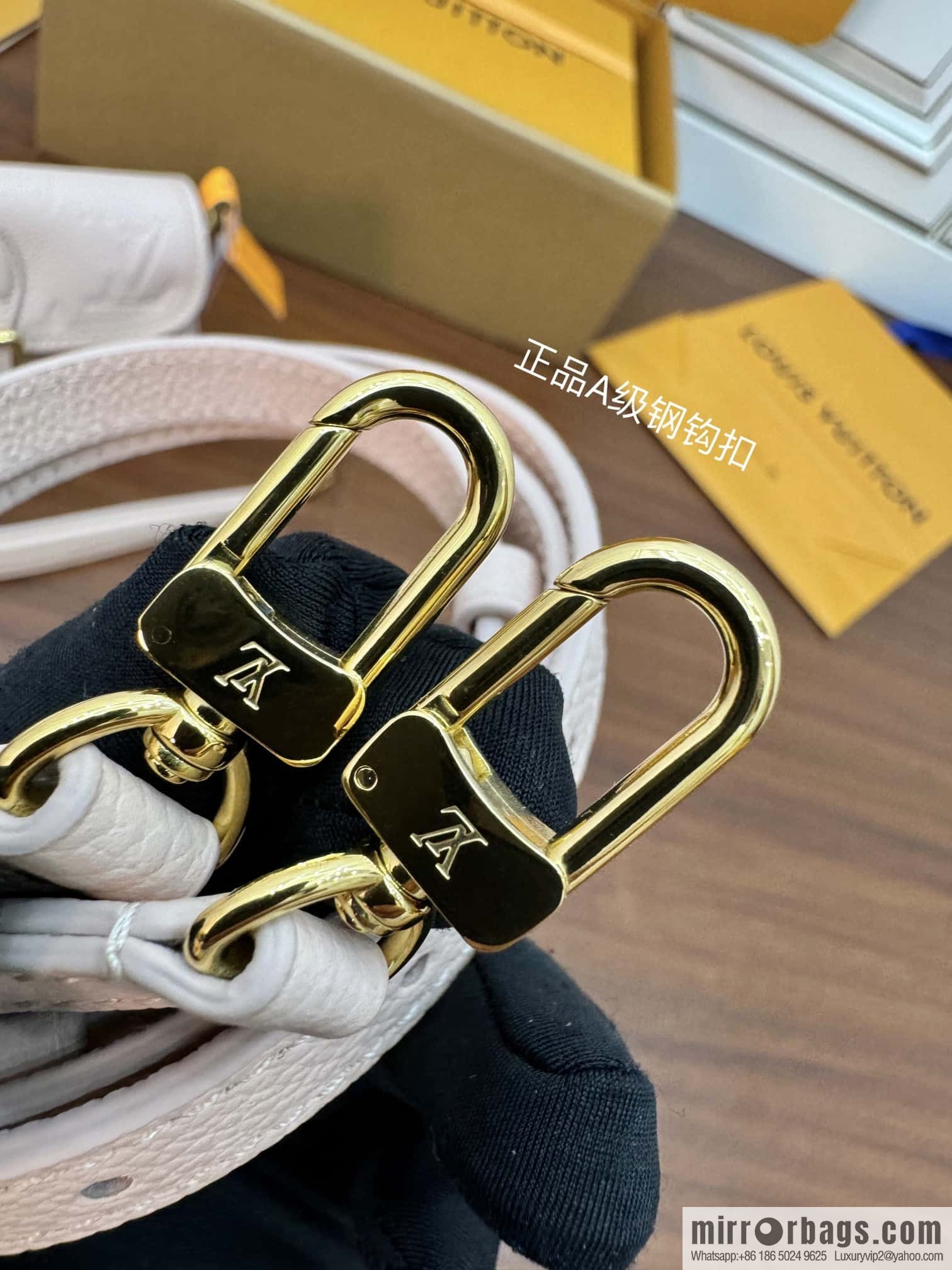 LV M83566 NANO DIANE handbag