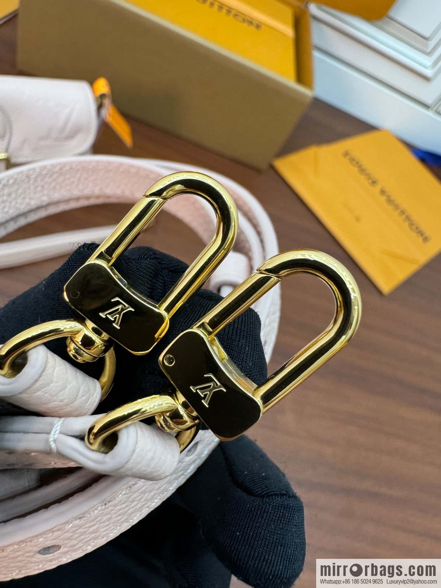 LV M83566 NANO DIANE handbag