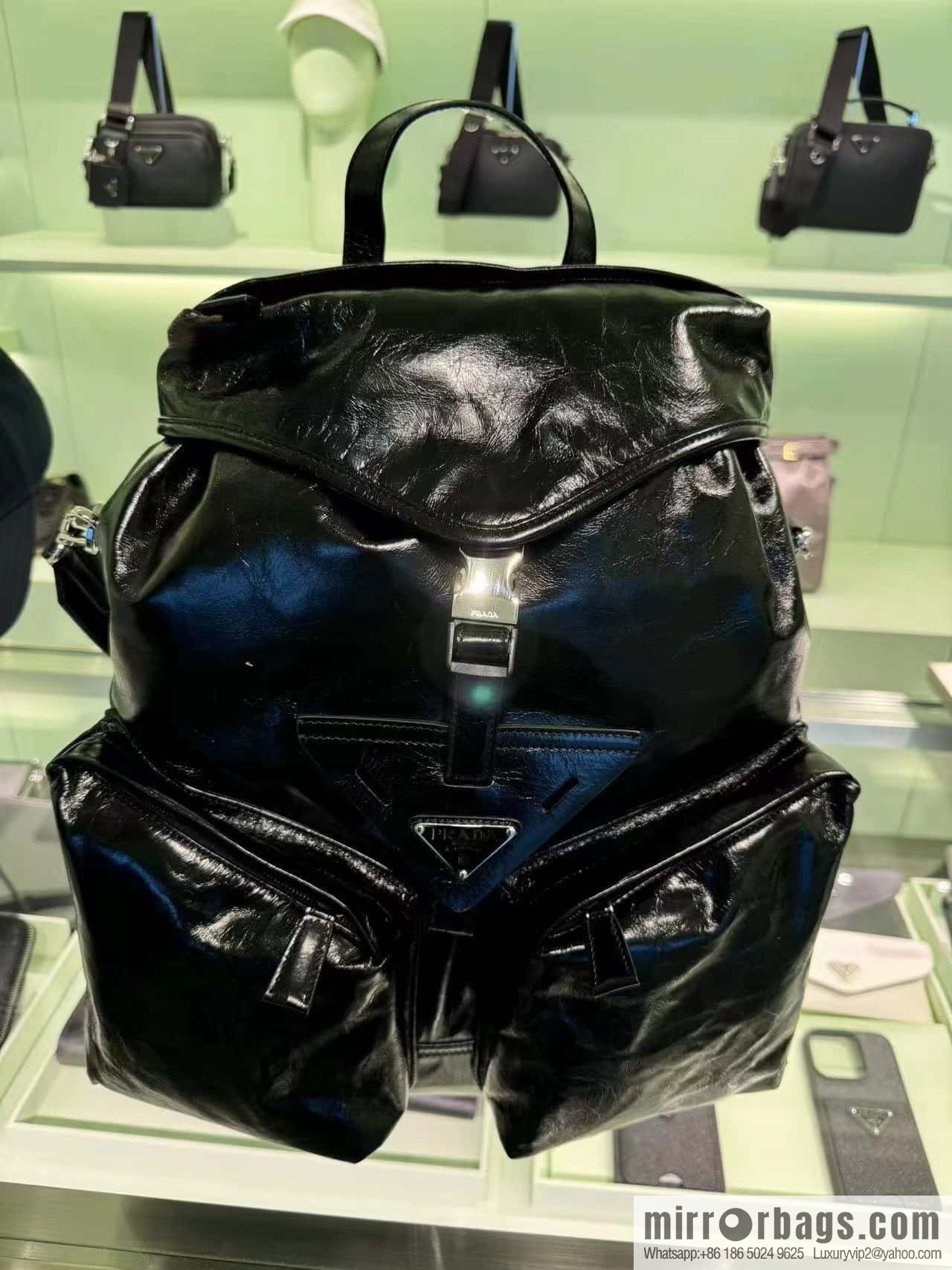 PRADA 🎉 new catwalk model 🎉 2VZ108 oil wax leather