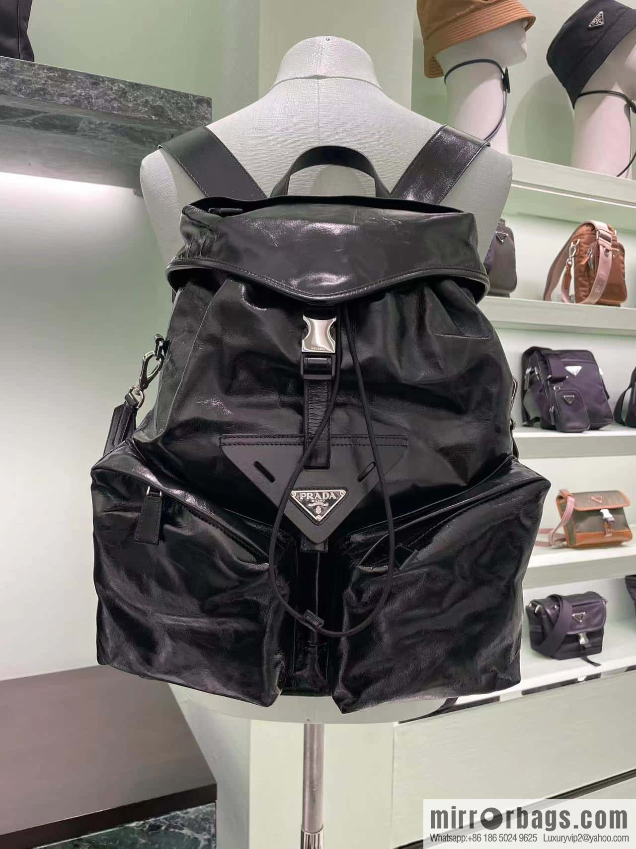 PRADA 🎉 new catwalk model 🎉 2VZ108 oil wax leather