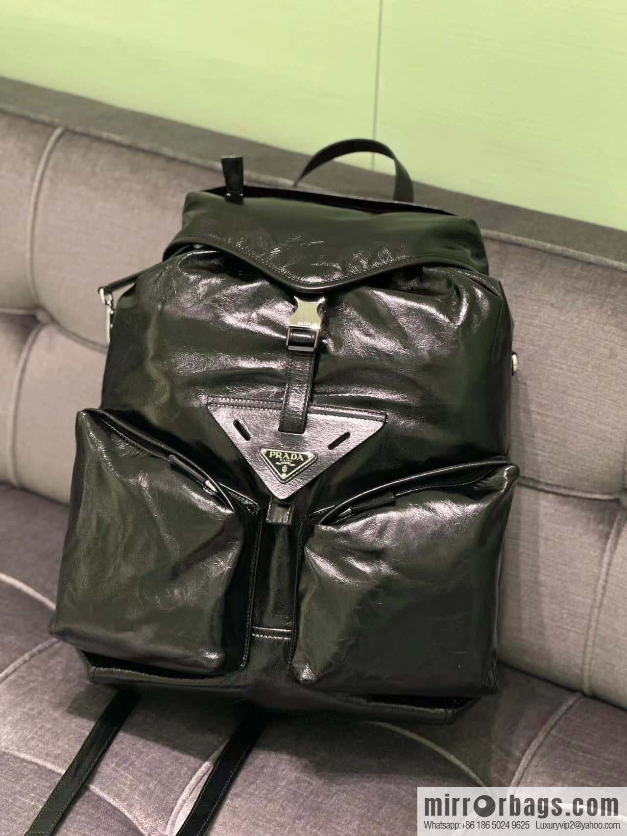 PRADA 🎉 new catwalk model 🎉 2VZ108 oil wax leather