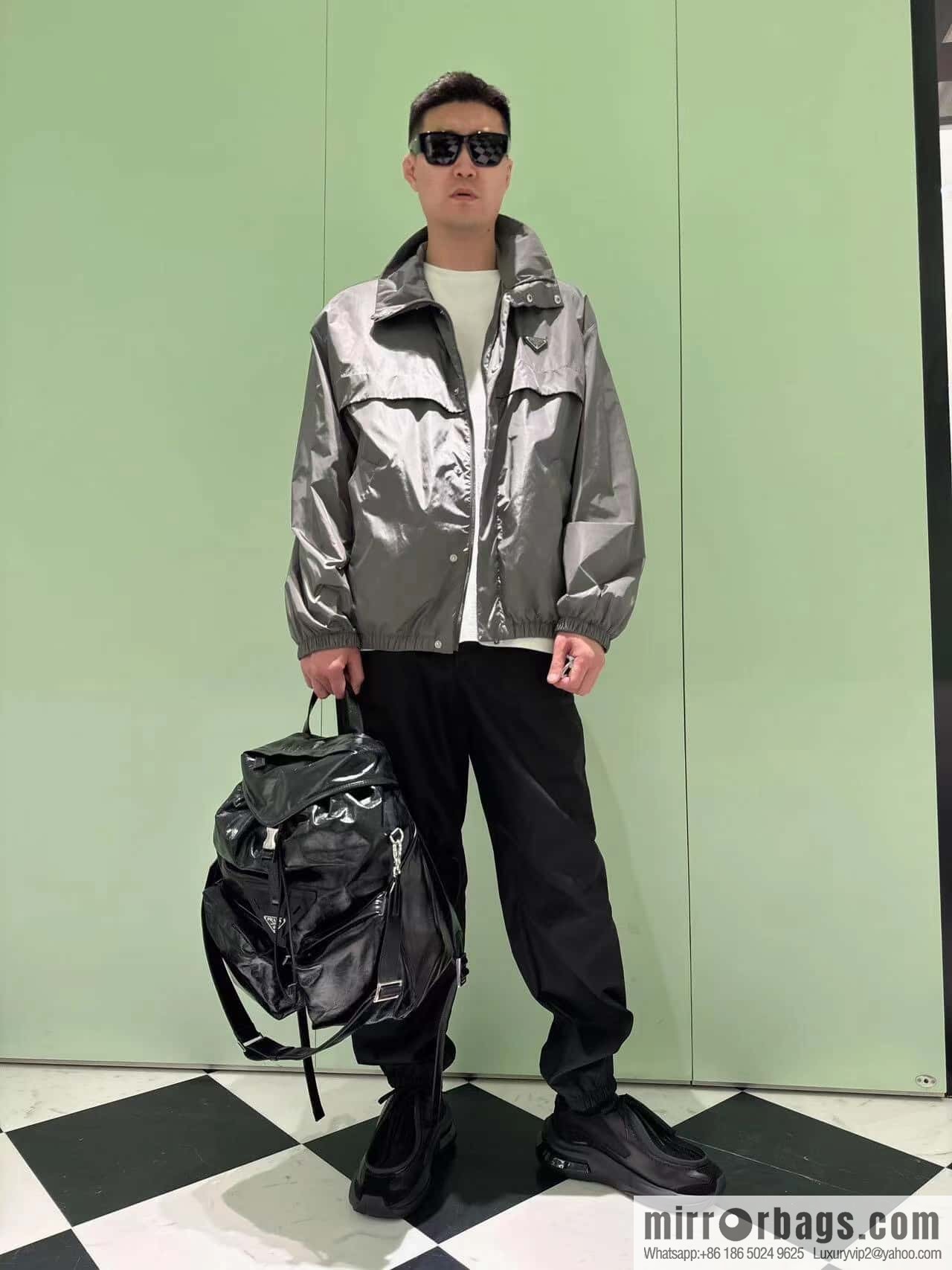 PRADA 🎉 new catwalk model 🎉 2VZ108 oil wax leather