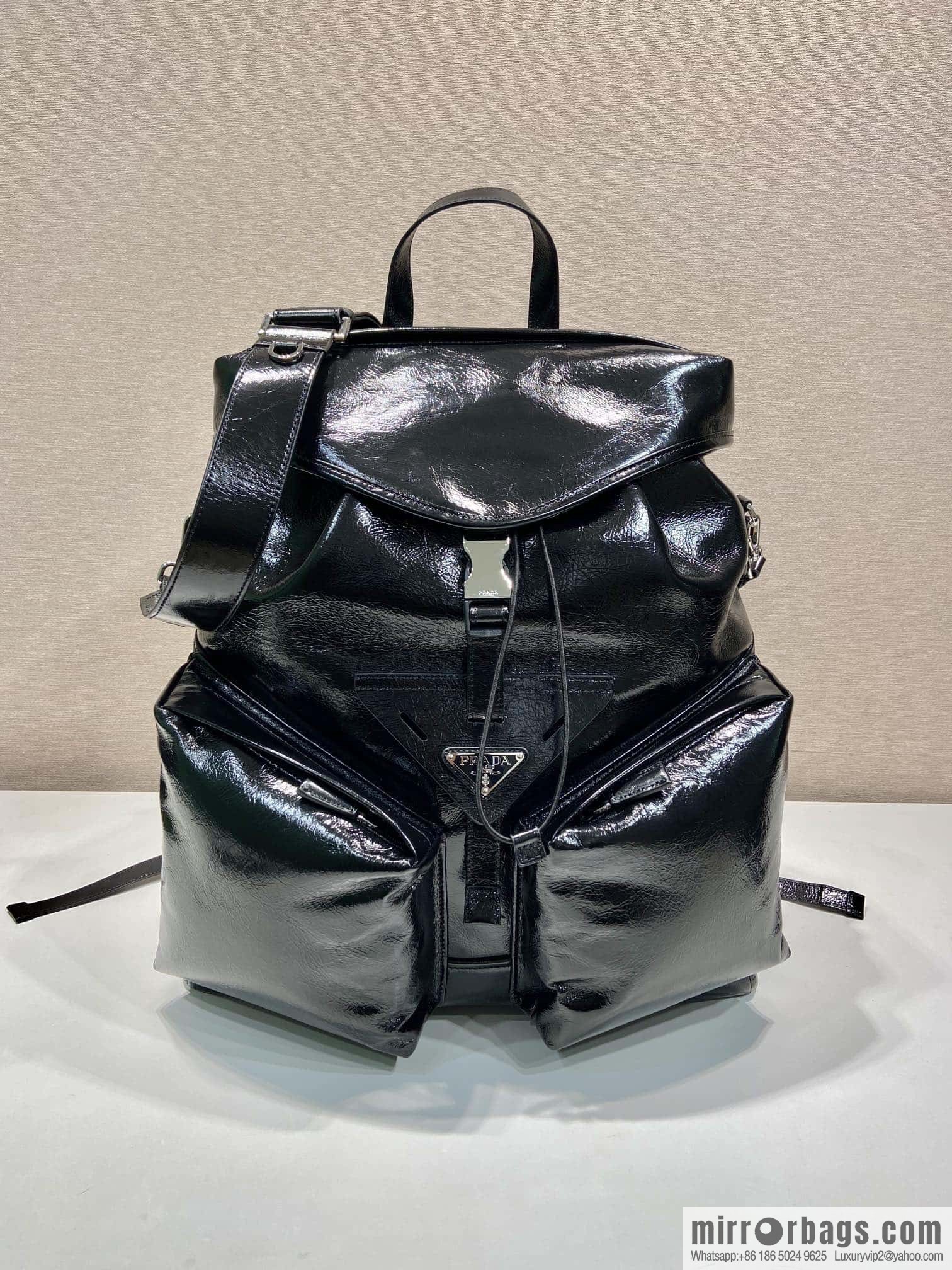 PRADA 🎉 new catwalk model 🎉 2VZ108 oil wax leather