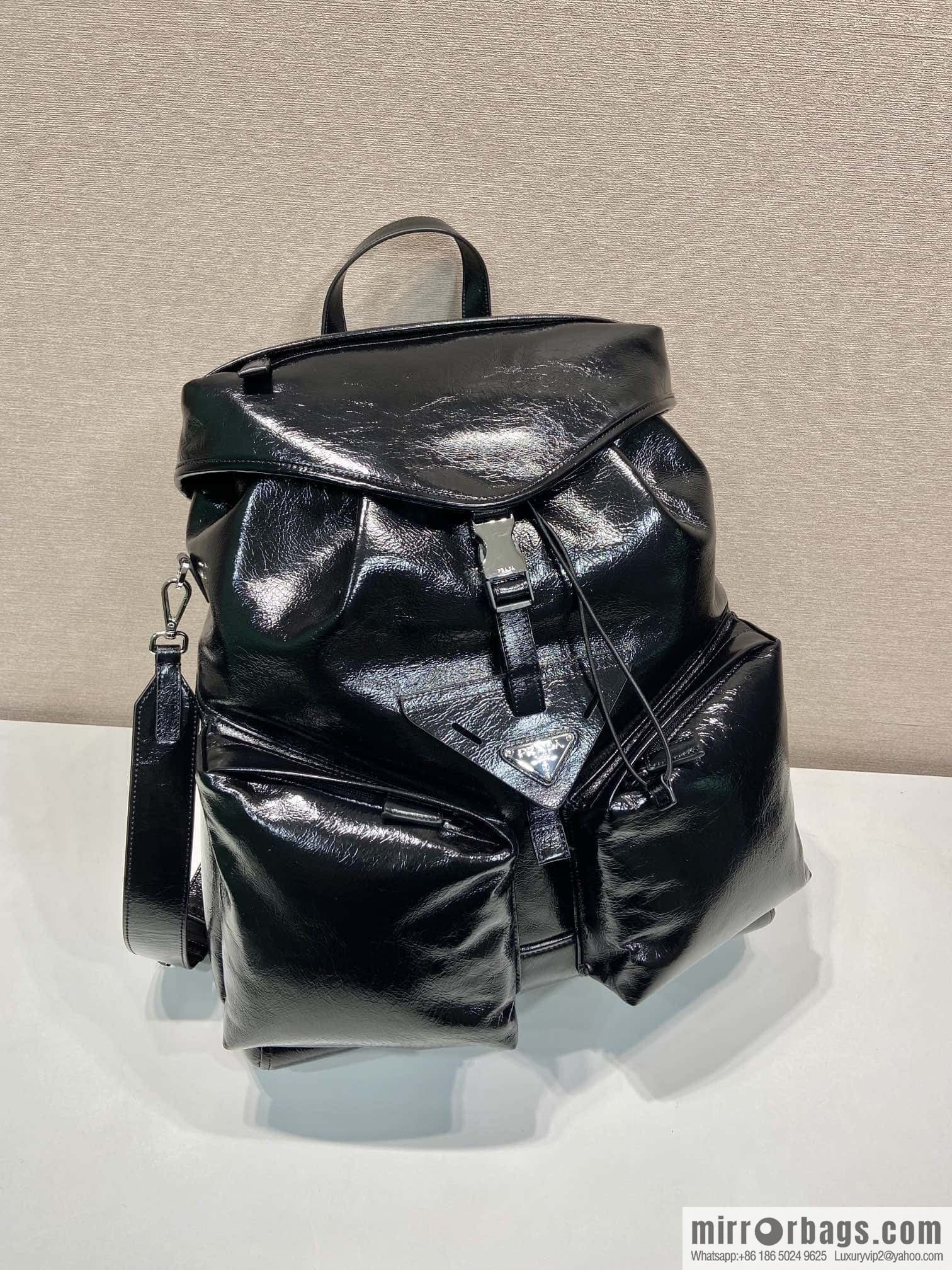 PRADA 🎉 new catwalk model 🎉 2VZ108 oil wax leather