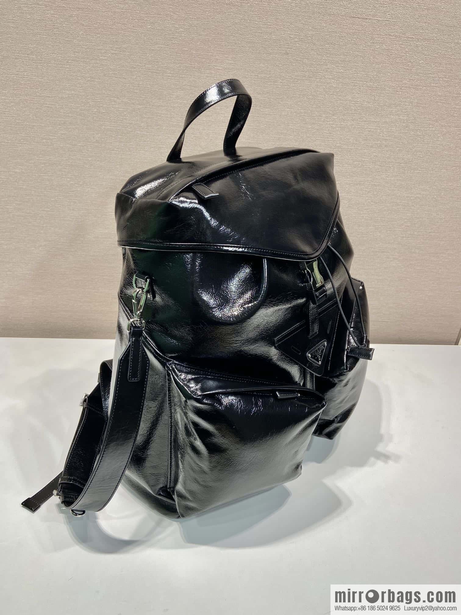 PRADA 🎉 new catwalk model 🎉 2VZ108 oil wax leather